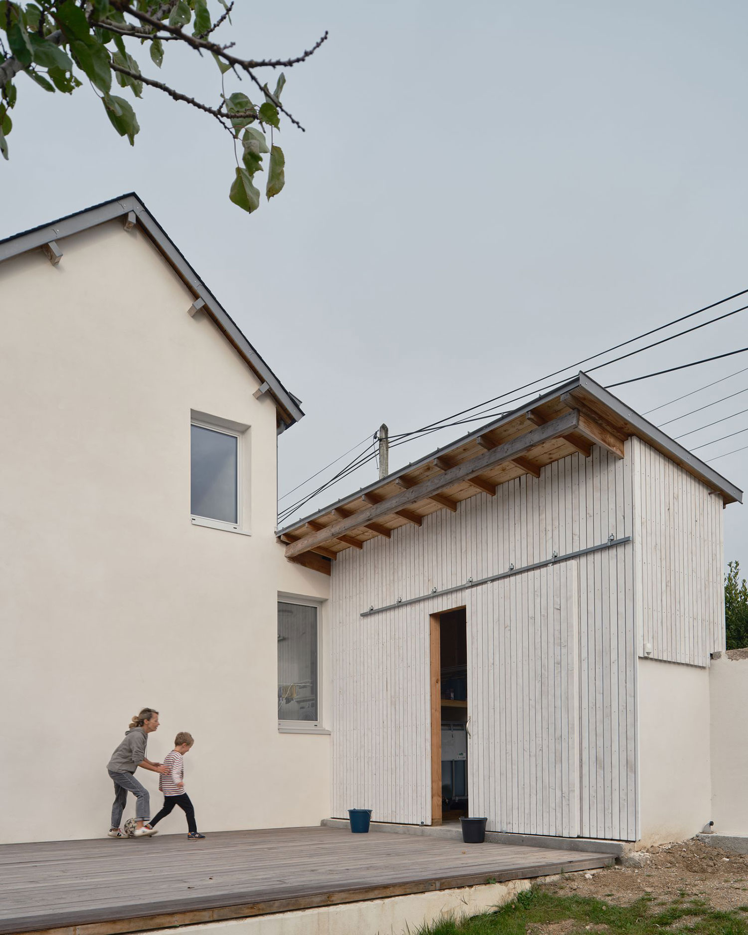 Extension and Renovation of a Seaside House in Clohars-Carnoët, France / Socle