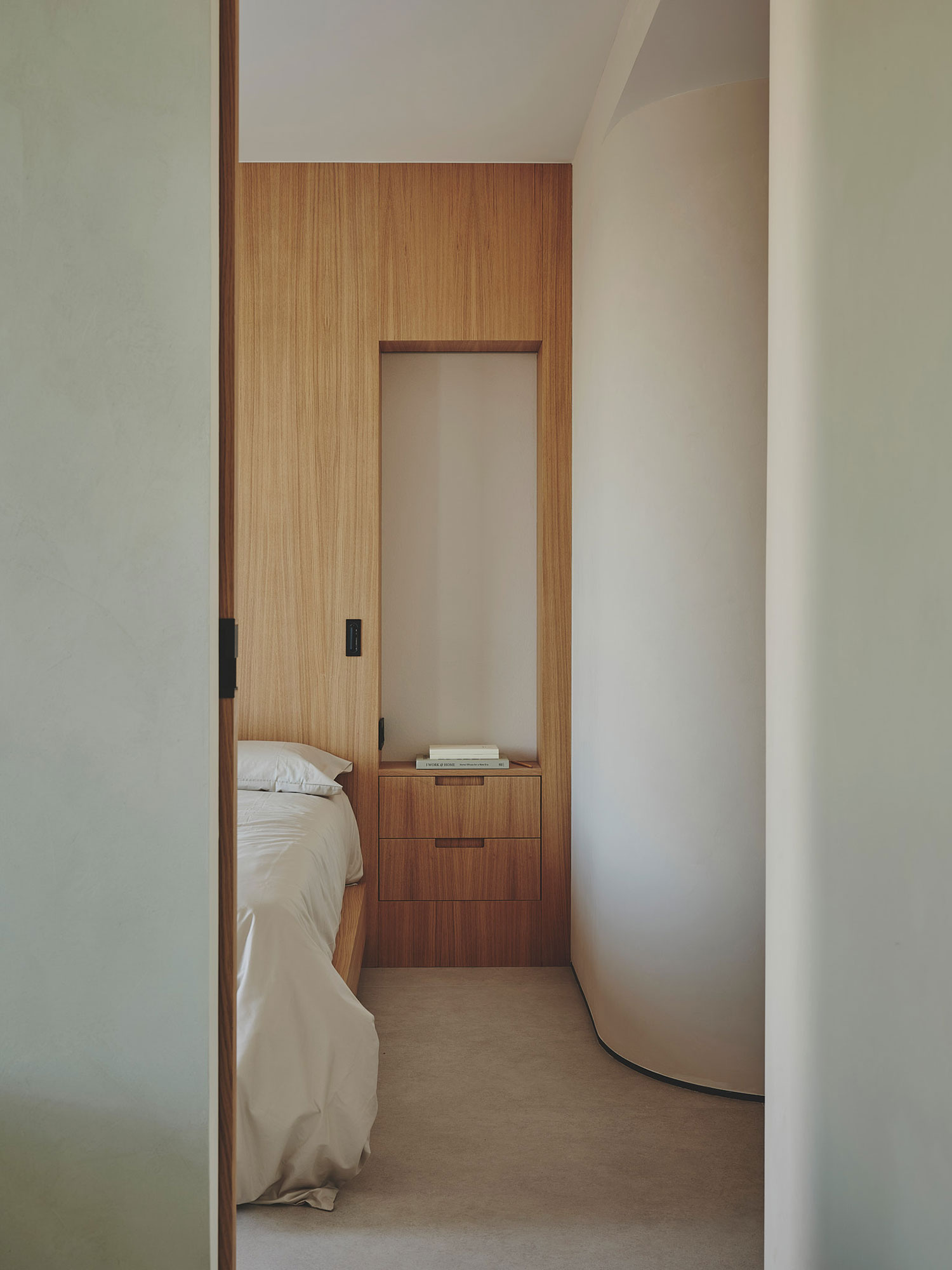 Staircase & Panoramic Views: Destudio's Curved Attic in Valencia