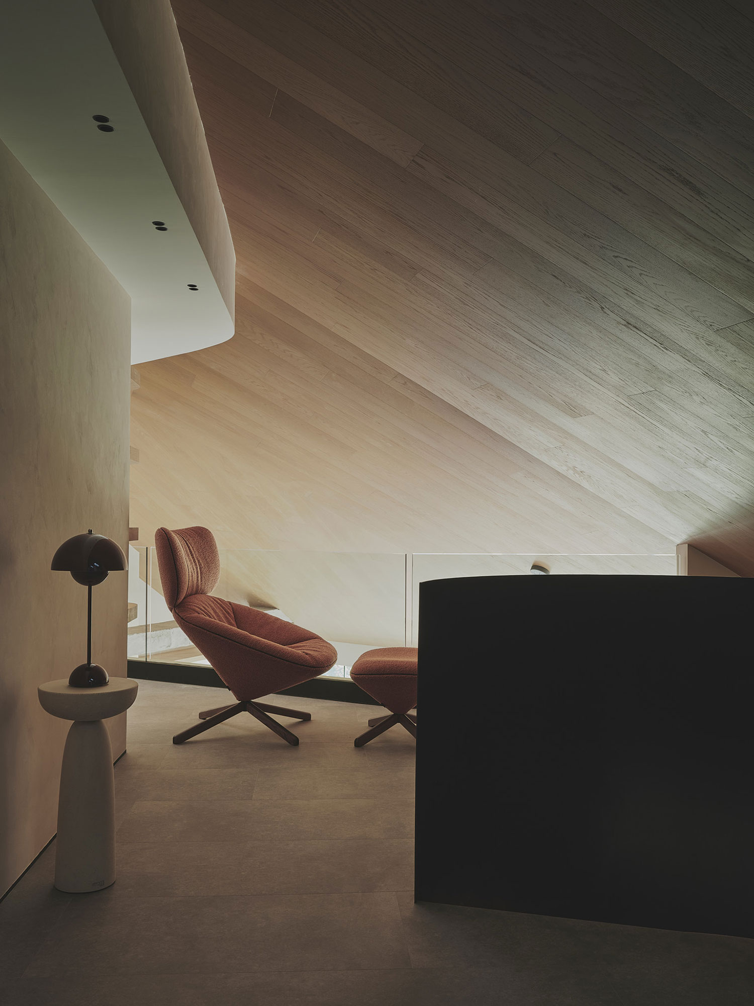 Staircase & Panoramic Views: Destudio's Curved Attic in Valencia