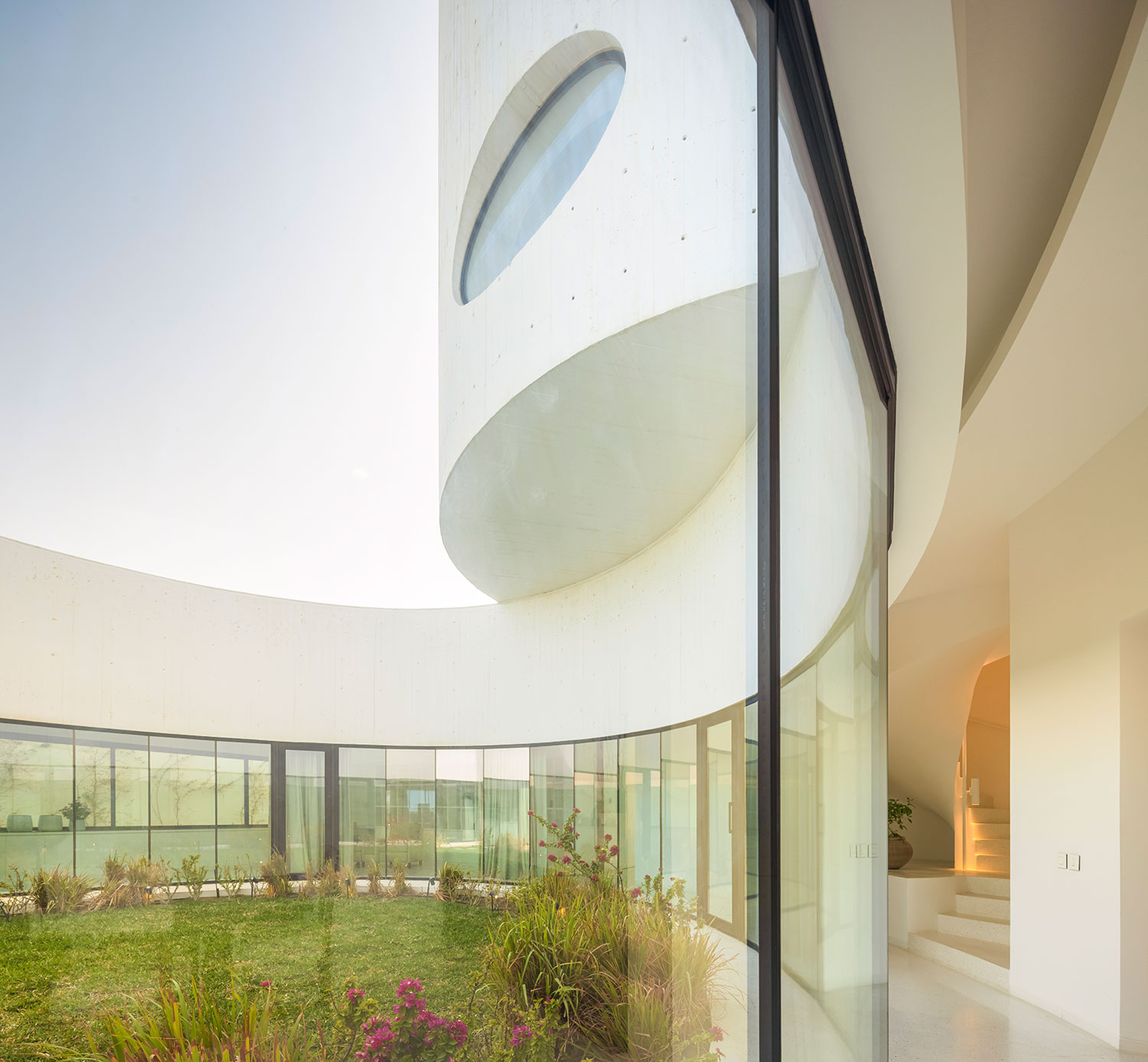 Patios, Privacy, and Panoramic Views: TAEP/AAP's White Fortres
