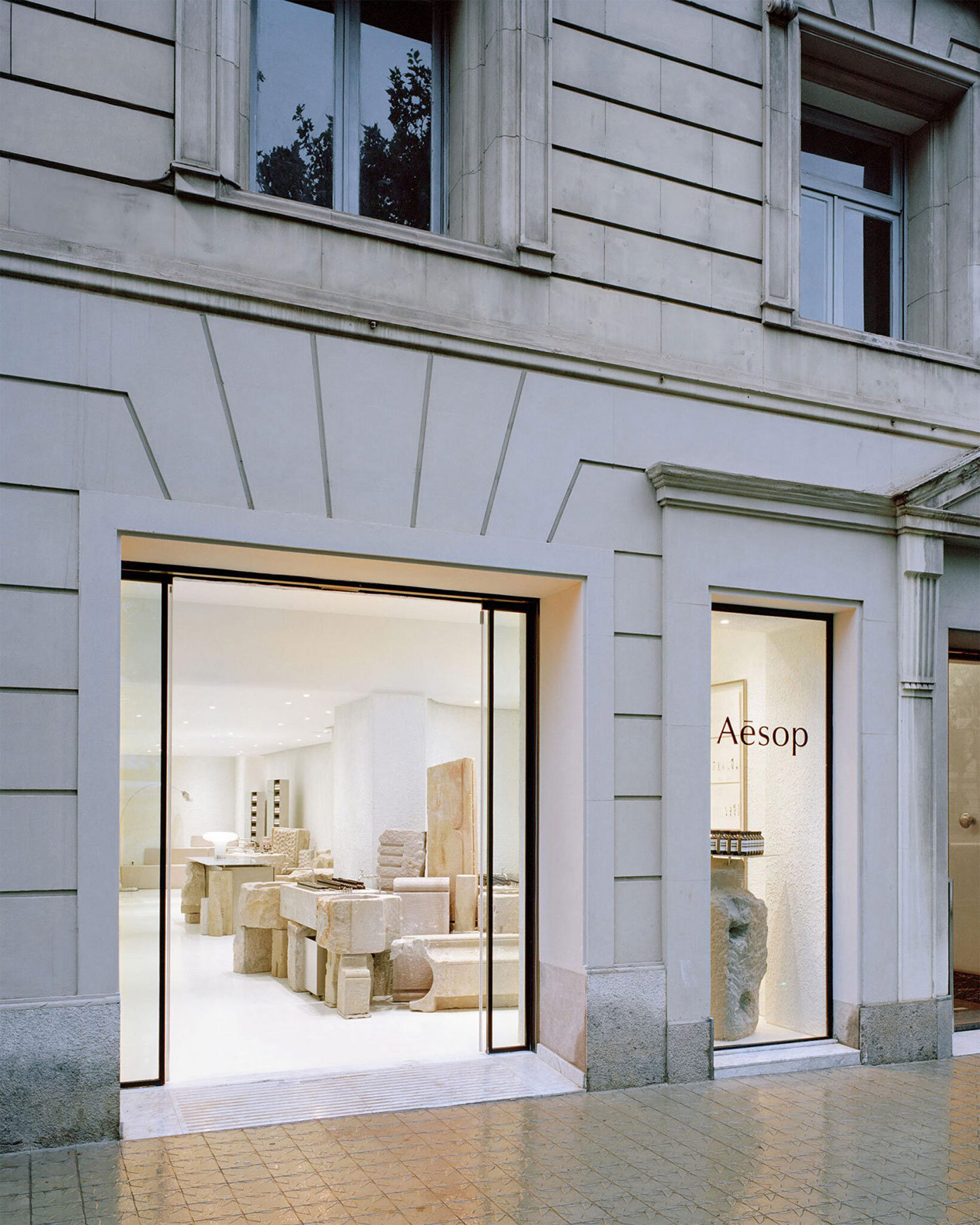 Echoes of Barcelona: Mesura's Aesop Store Diagonal Weaves History into Design