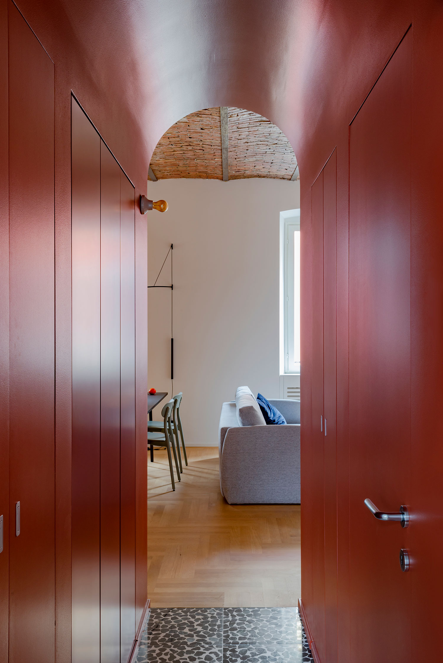 Atelier Zero Designs PERTRE Apartment: Clever Use of 55 sqm in Milan 