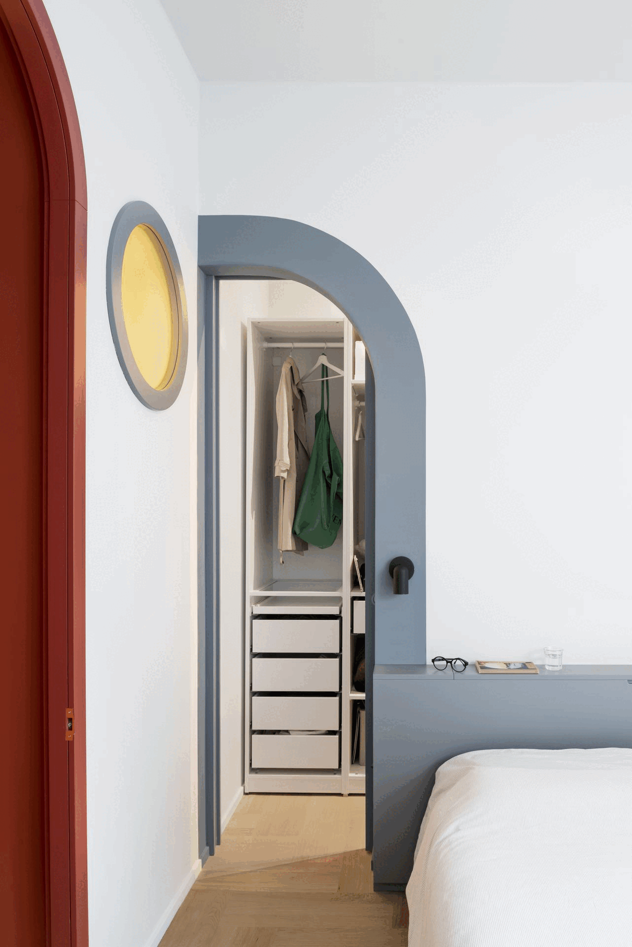 Atelier Zero Designs PERTRE Apartment: Clever Use of 55 sqm in Milan 