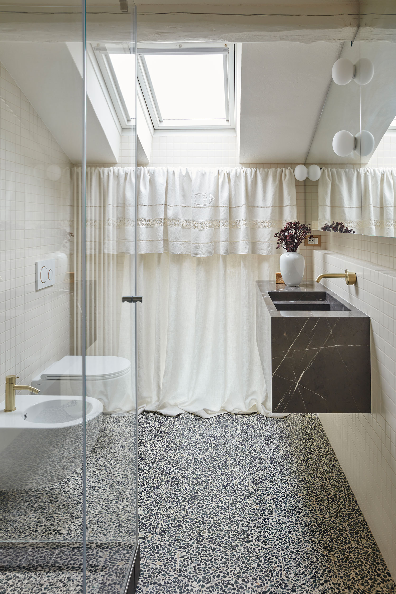 Breathing New Life into a Milanese Casa di Ringhiera: The CDS Apartment by AtelierZero