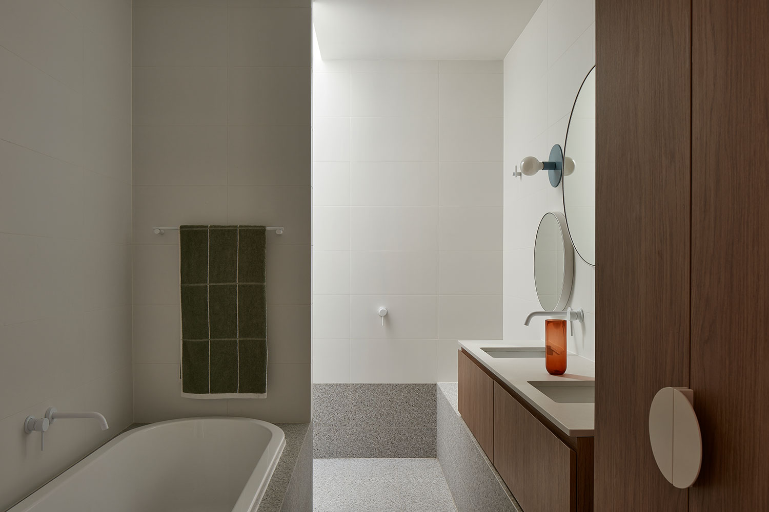 Das Studio's Swoosh House: A Dynamic Home for an Active Family