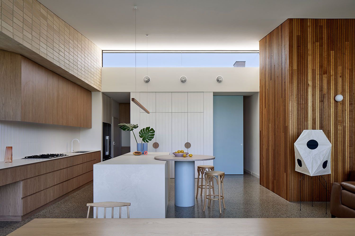 Das Studio's Swoosh House: A Dynamic Home for an Active Family