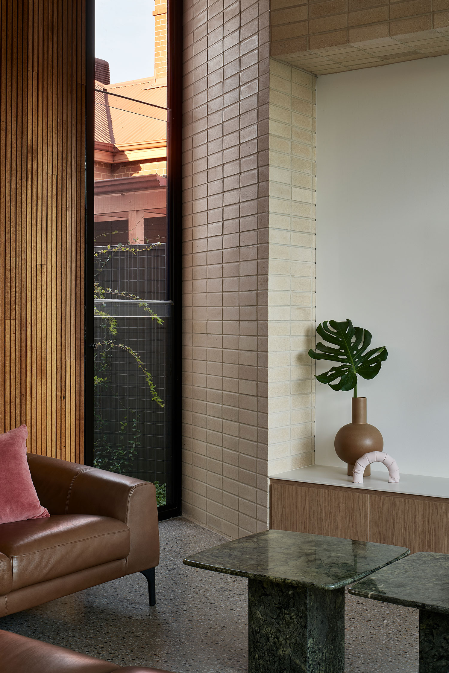 Das Studio's Swoosh House: A Dynamic Home for an Active Family