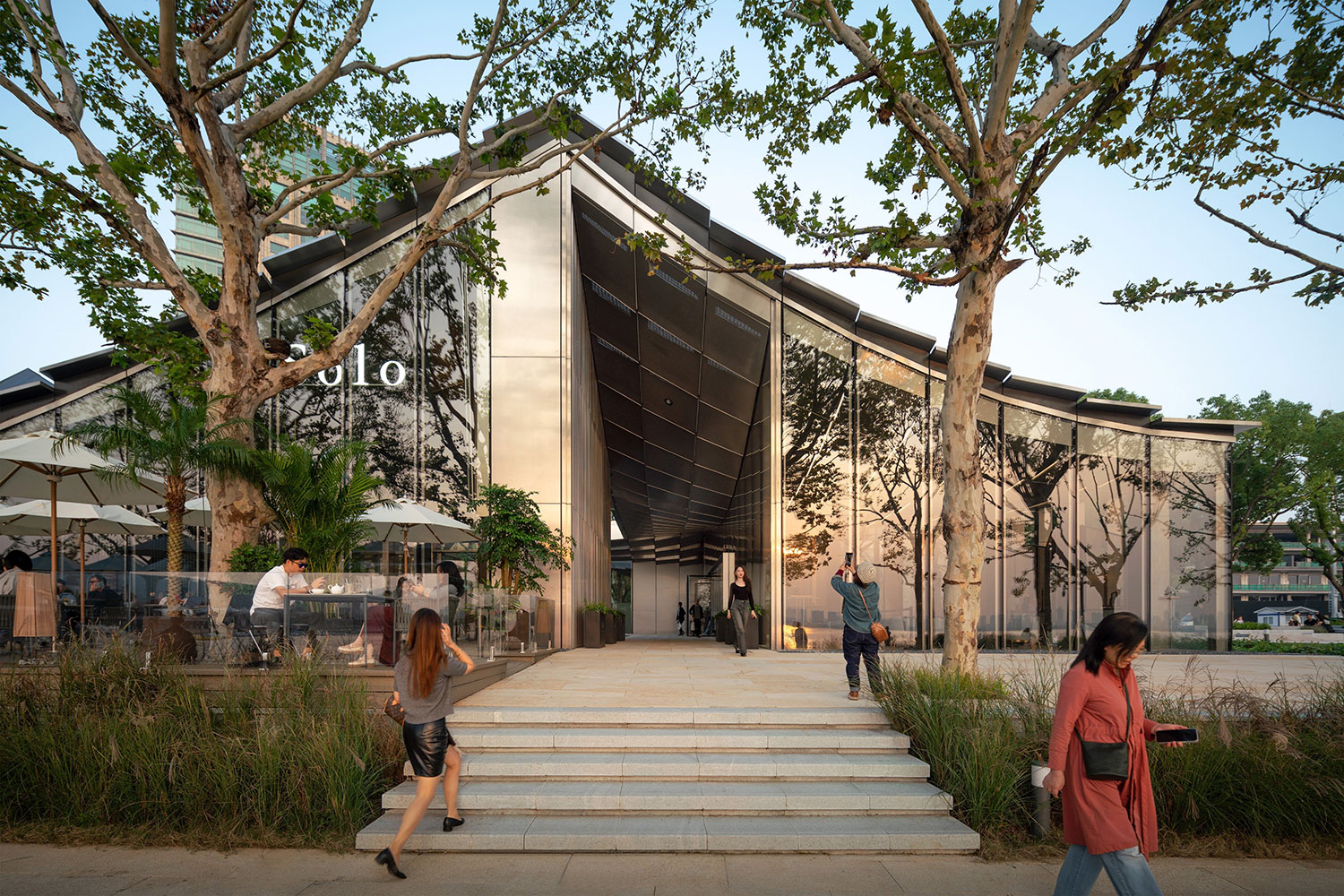 A Tranquil Leaf in Suzhou: BIG's Jinji Lake Pavilion Blooms by the Water