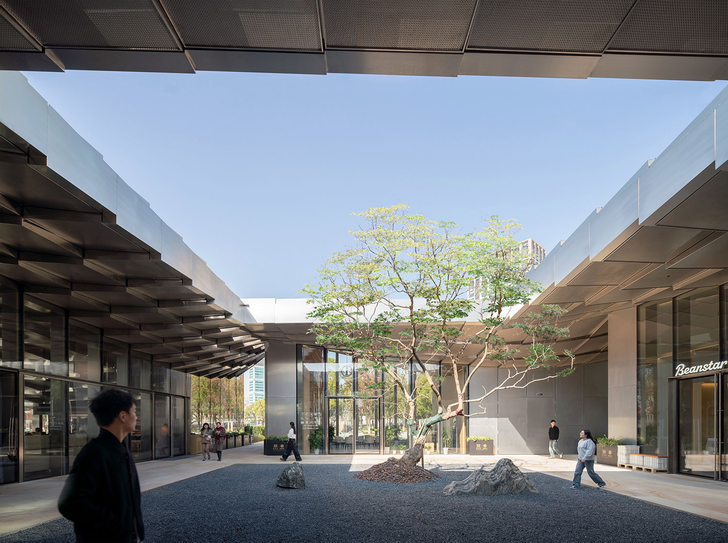 A Tranquil Leaf in Suzhou: BIG's Jinji Lake Pavilion Blooms by the Water