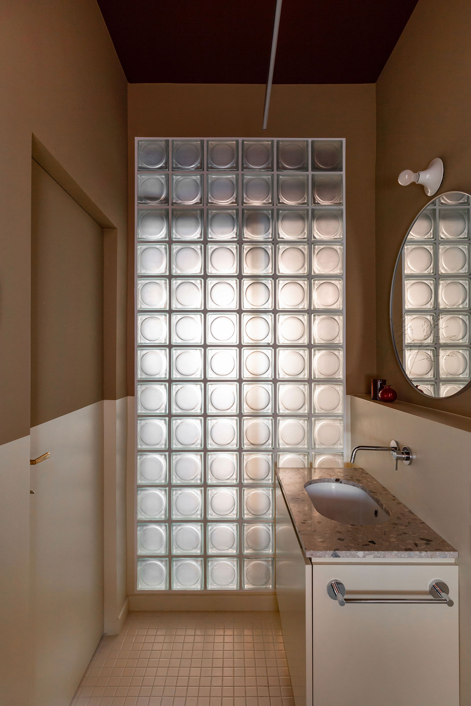 KICK.OFFICE's CASA GS: Green Marble, Glass Block, and Vintage Charm