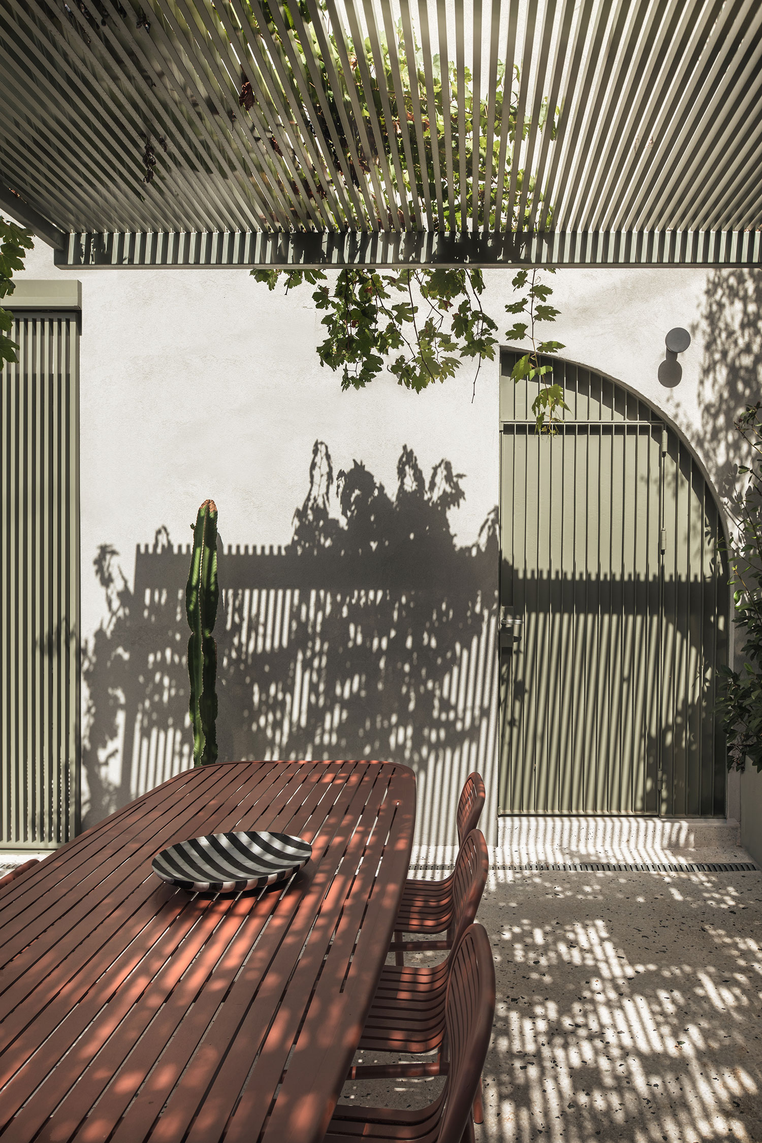 Cometa Architects: House D - A Contemporary Family Home in Athens