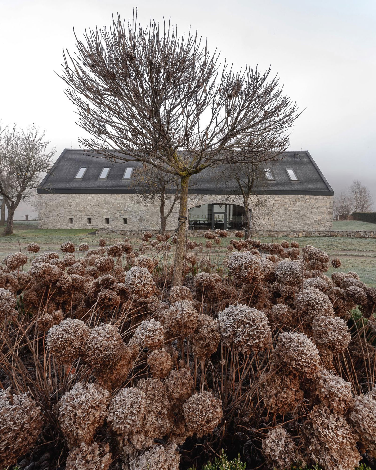 Restoring and Reimagining: The Slapy Rural Retreat by edit! architects