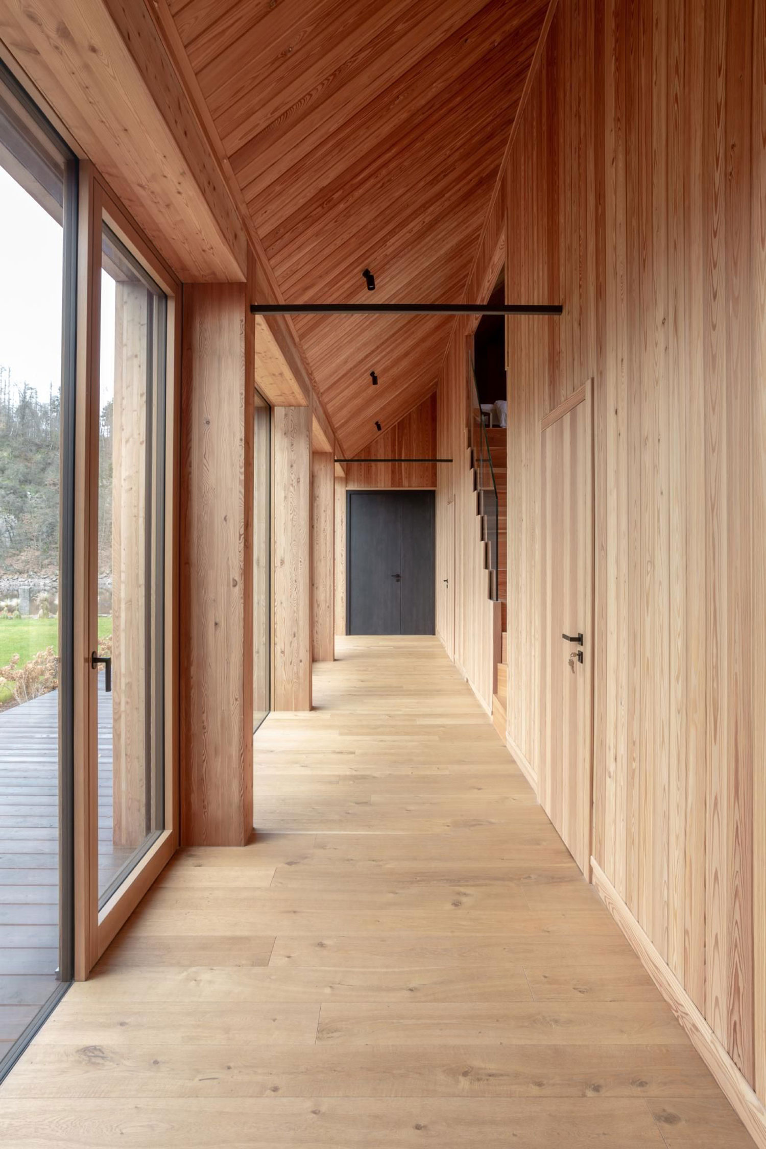 Restoring and Reimagining: The Slapy Rural Retreat by edit! architects