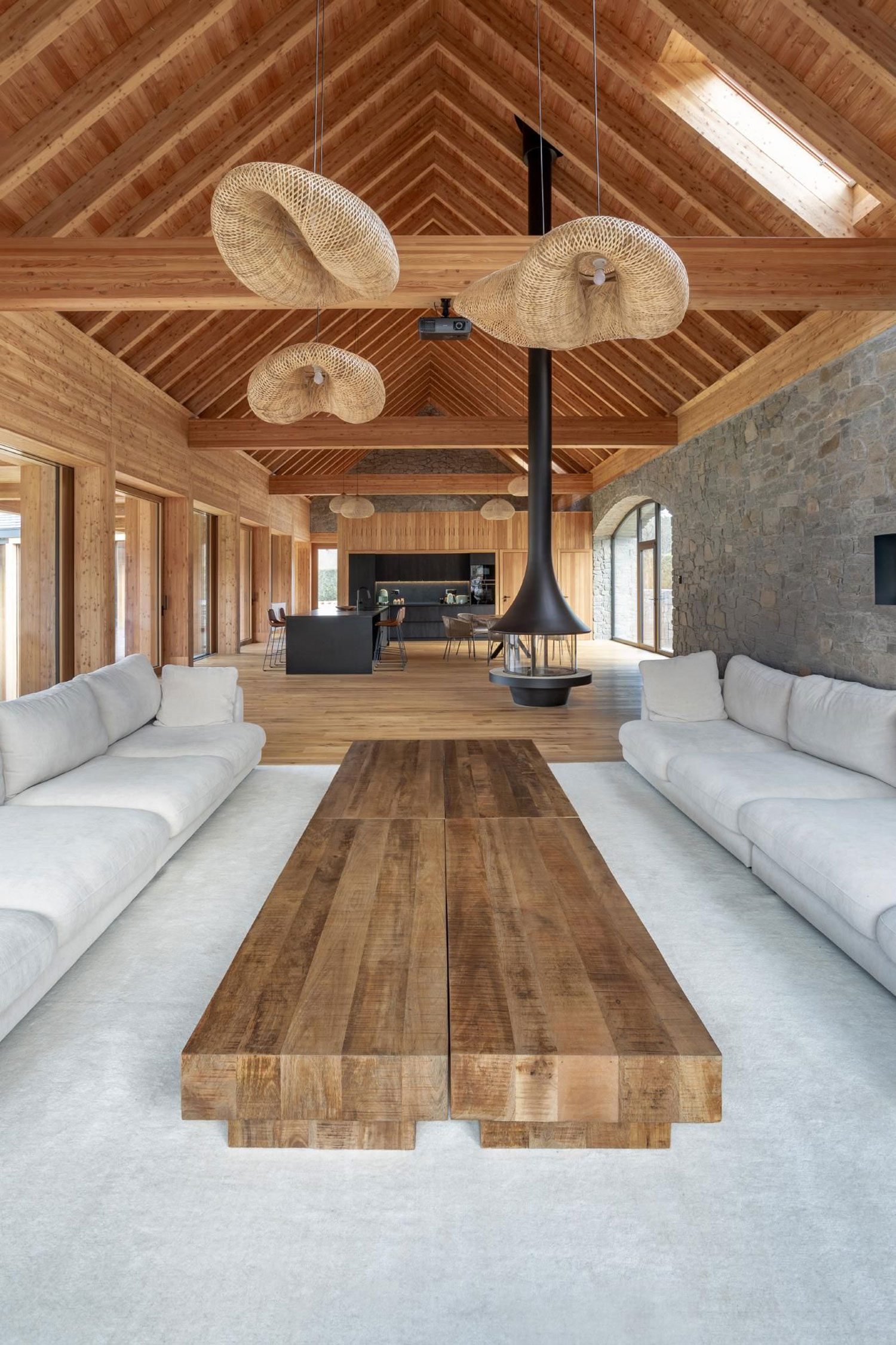 Restoring and Reimagining: The Slapy Rural Retreat by edit! architects