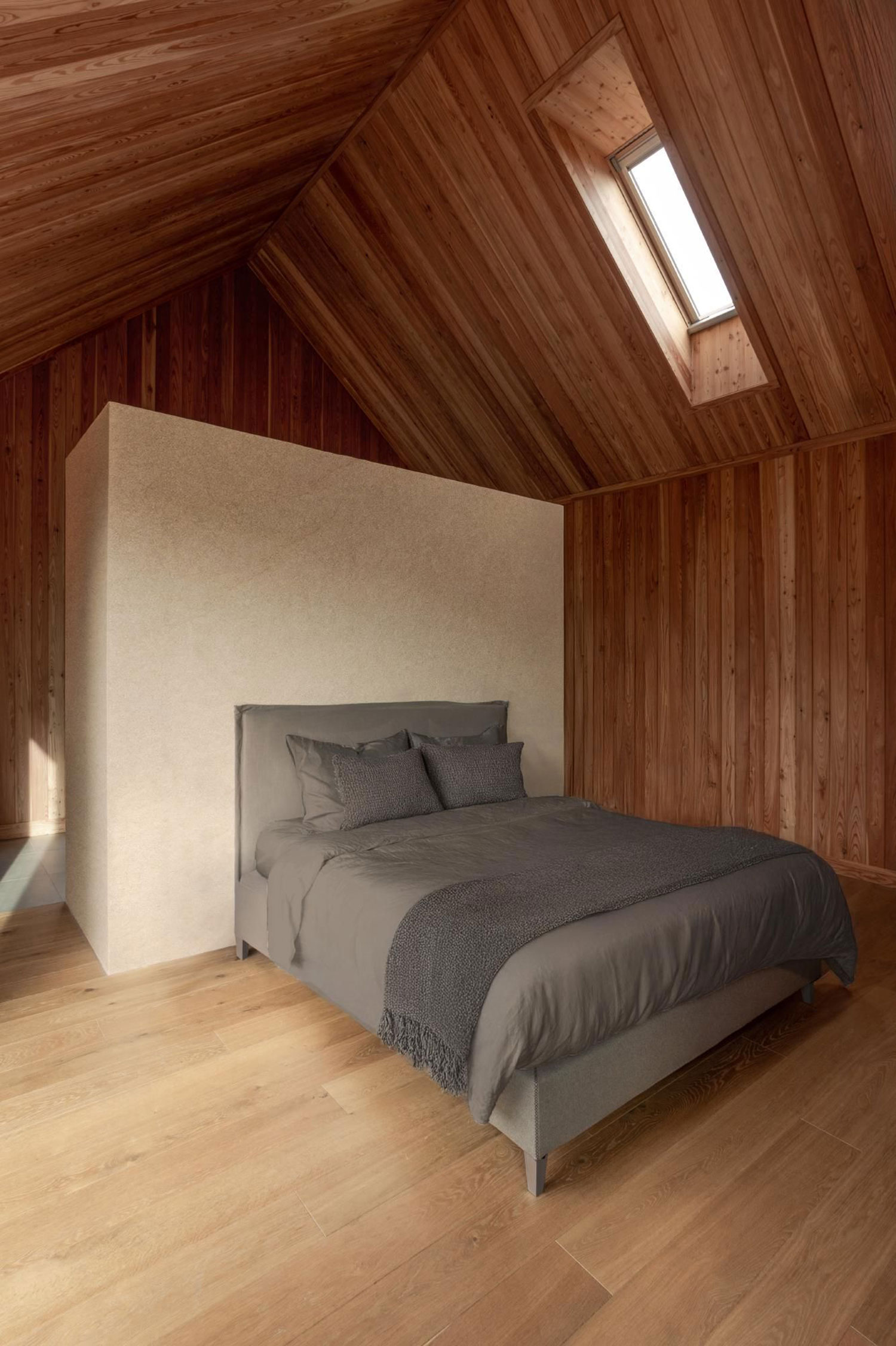 Restoring and Reimagining: The Slapy Rural Retreat by edit! architects