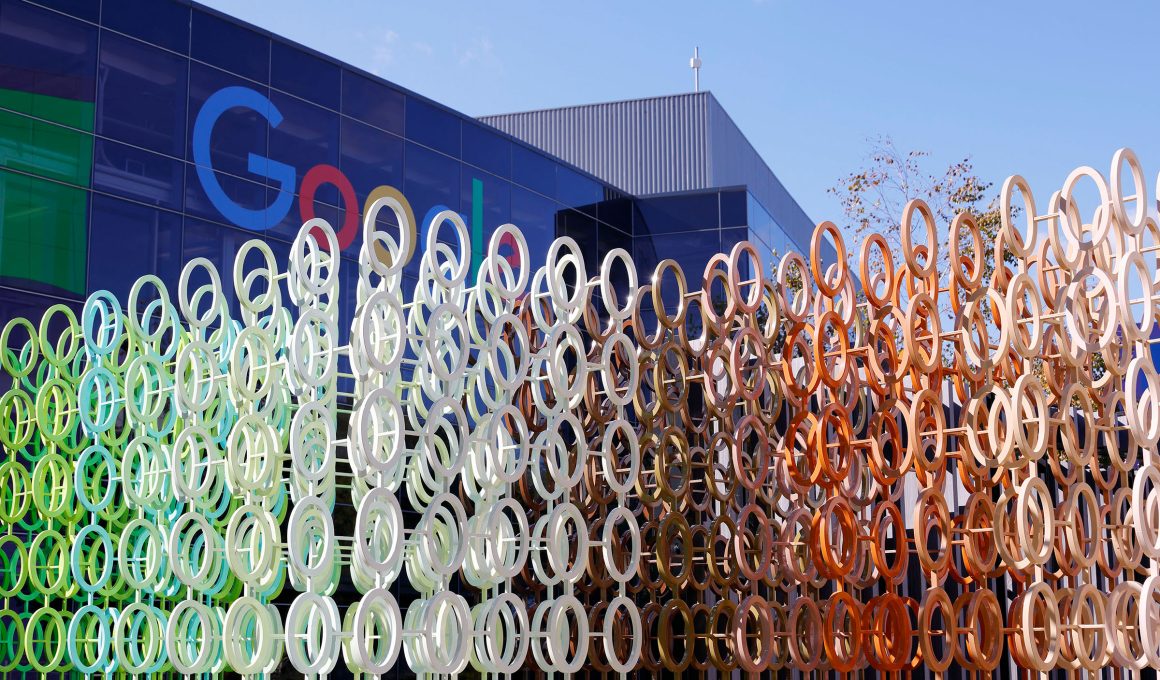 Emmanuelle Moureaux's "Mirage" at Google HQ: A 100-Color Masterpiece