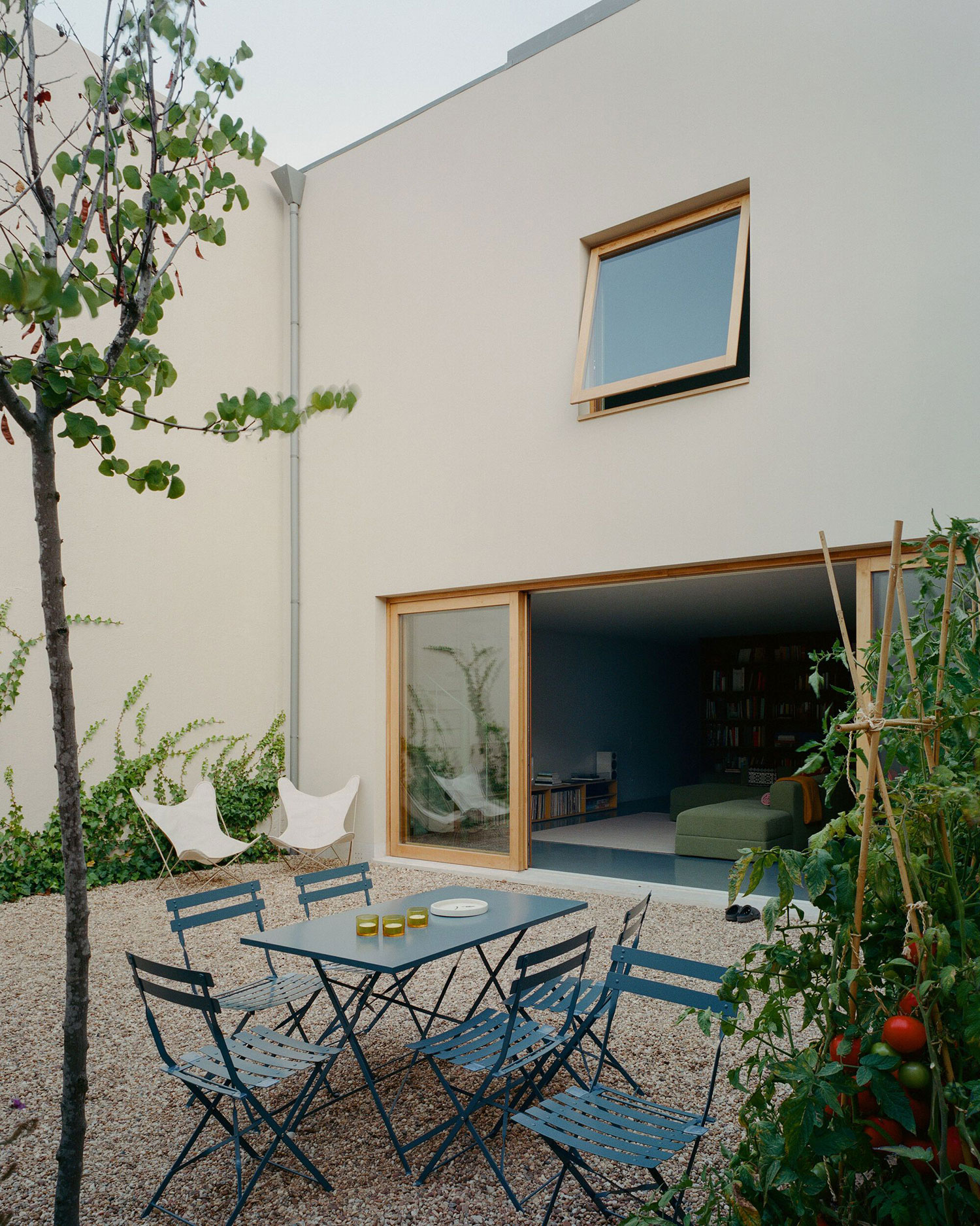 Márvila House, Lisbon: Joyful Renovation by Atelier José Andrade Rocha