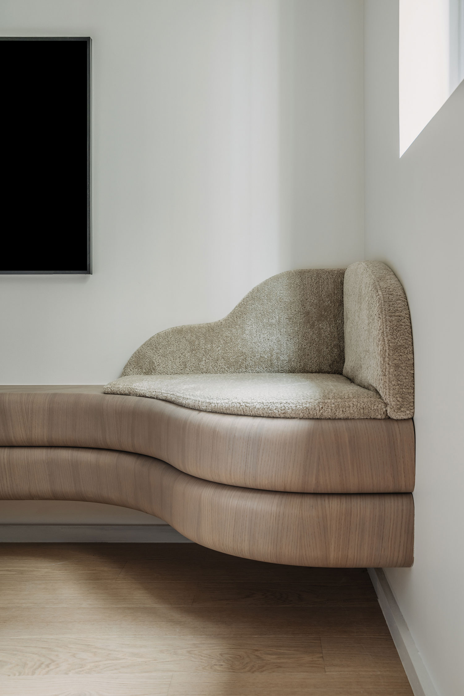 Mersi Architects Reimagine a Sculptor's Atelier in Paris