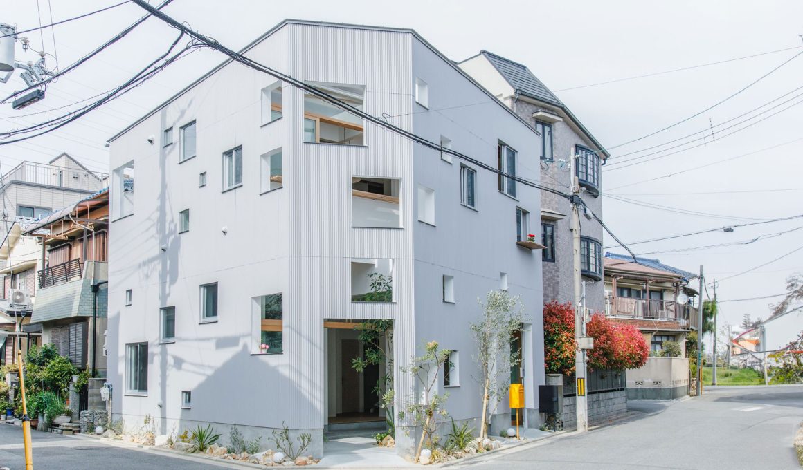 Thirteen Pieces of Home: Fumi Aso's Osaka Residence