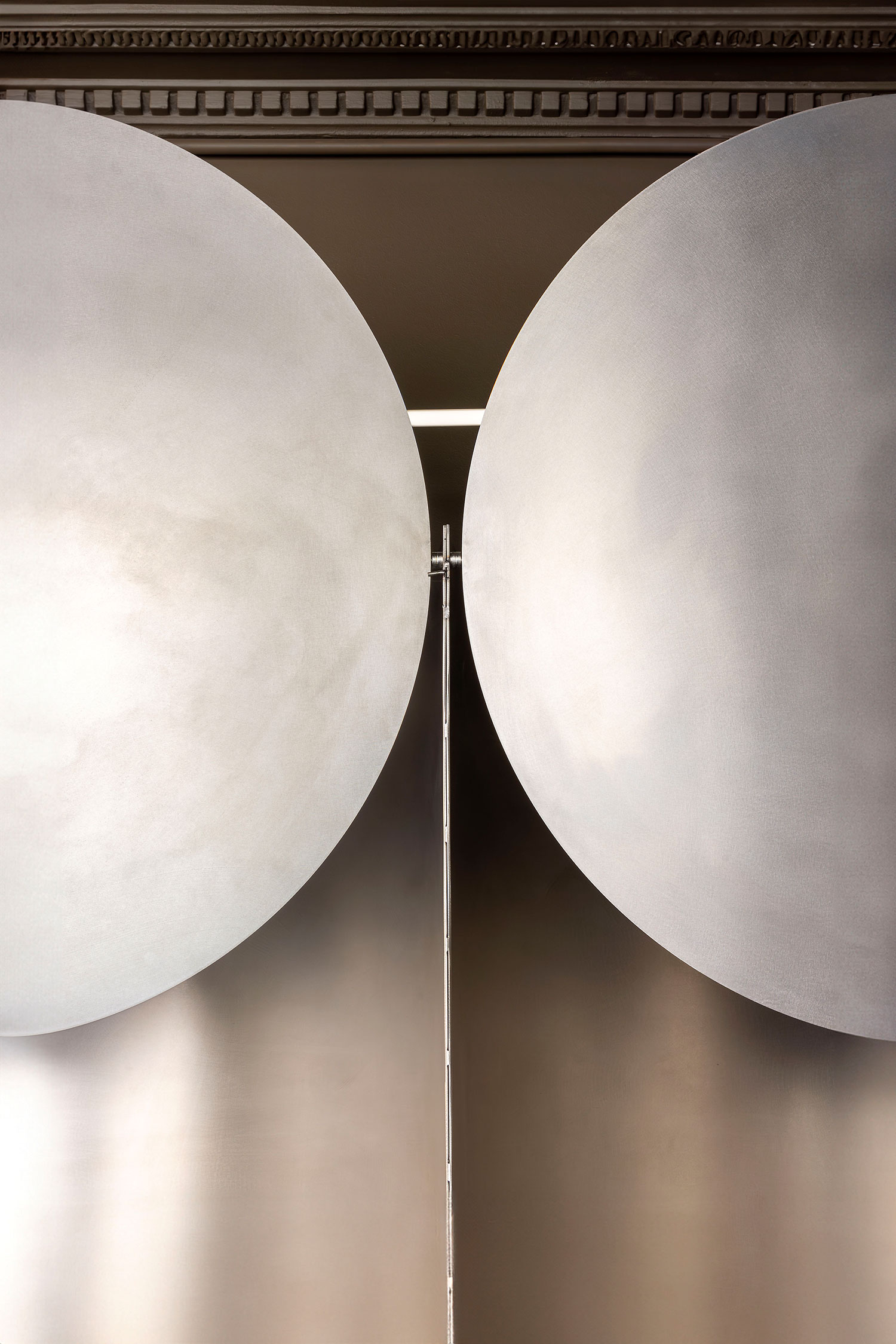 Brutalist Coffee in Paris: Mur Mur's Simple Coffee