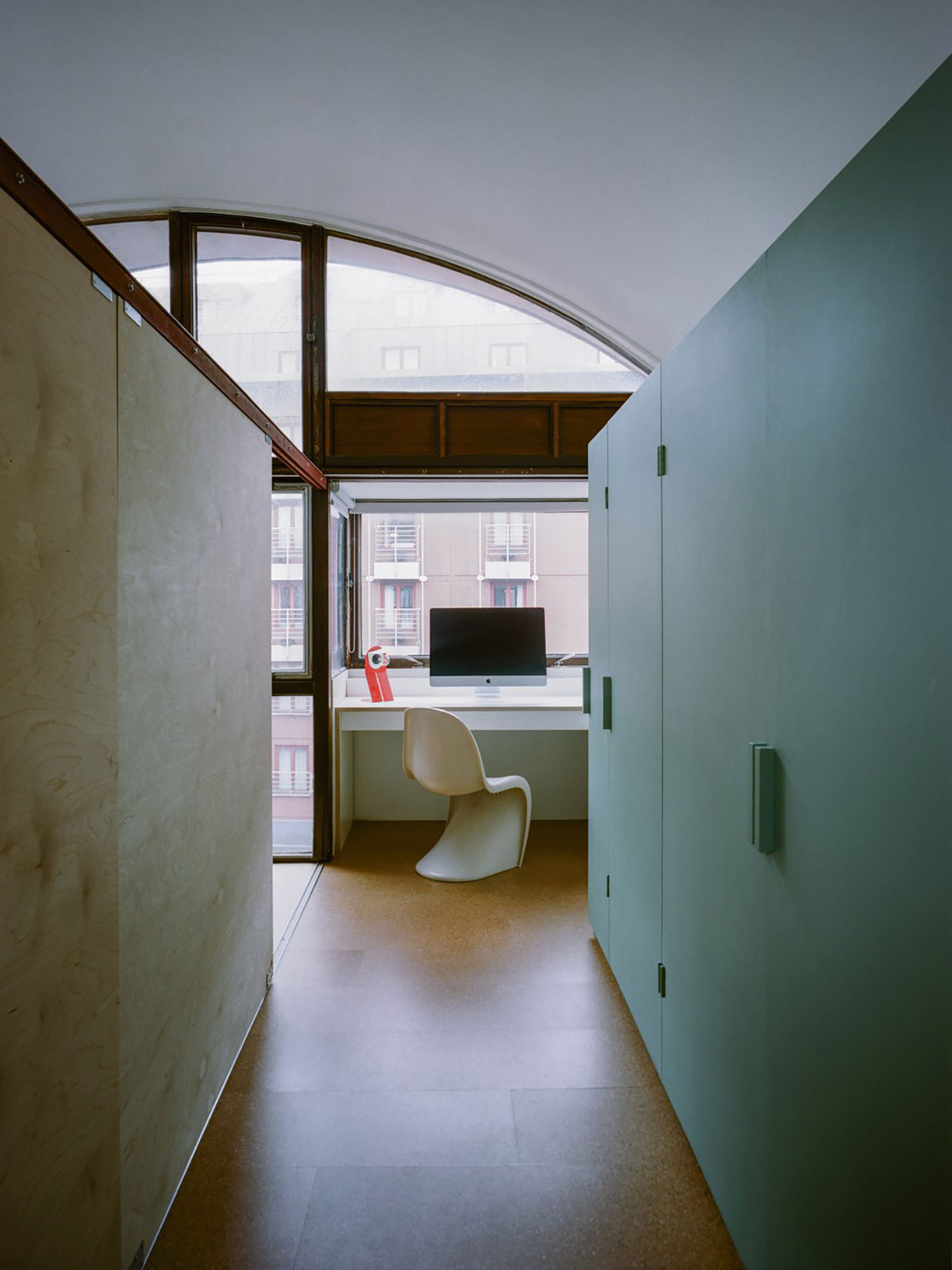 TYPE Architects' Sensitive Retrofit: Reimagining a Listed Studio in London's Crescent House