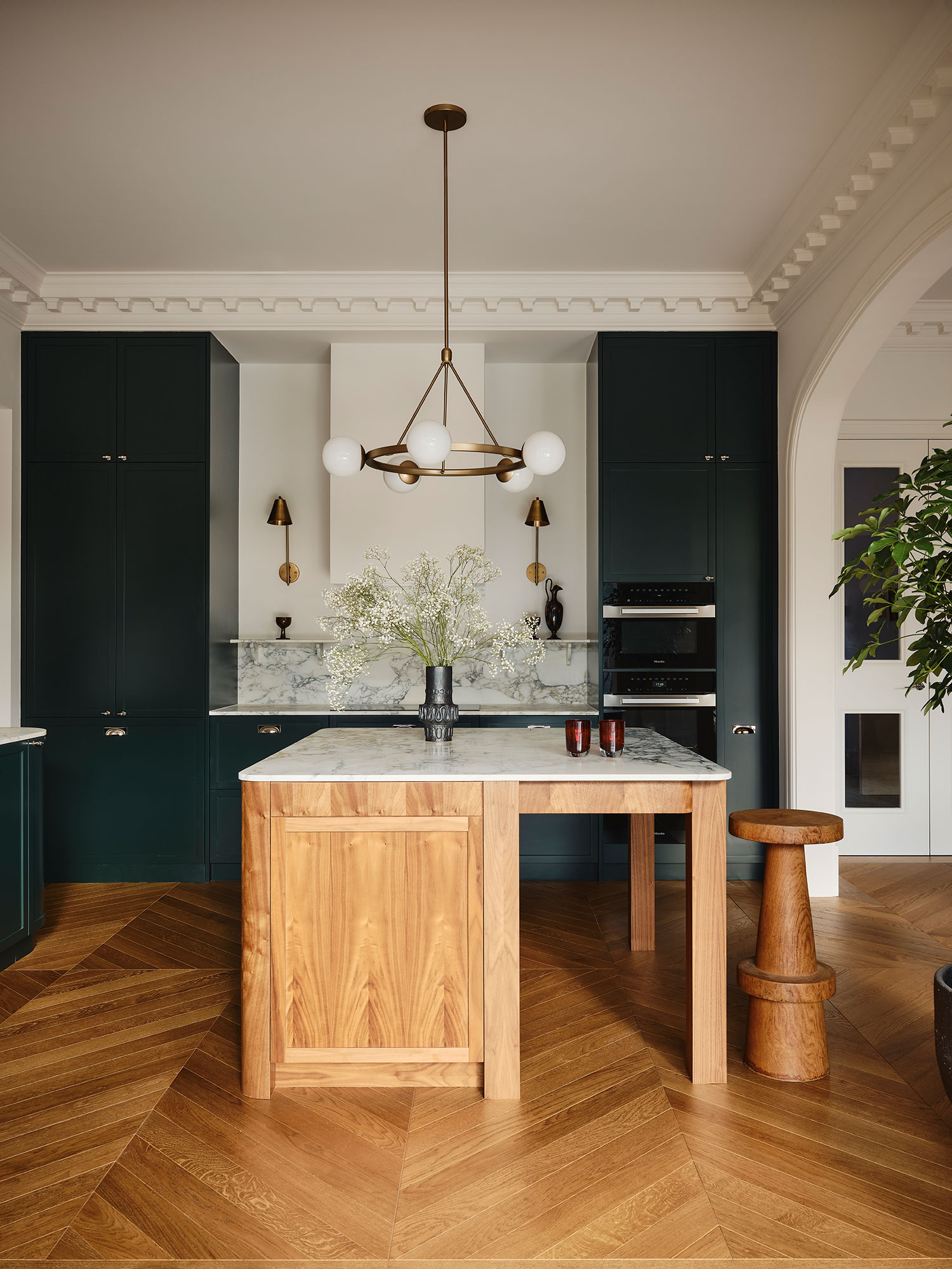 Breathing New Life into West London: A Harmonious Renovation by OWN LONDON