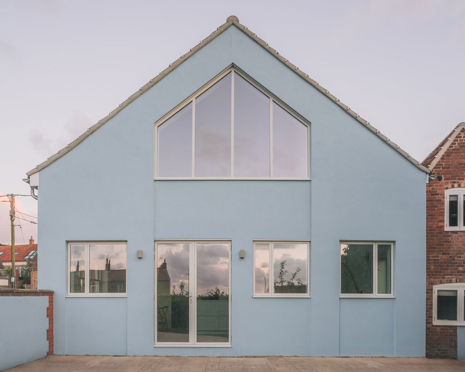 Blue Horizons: Studio 163's Coastal Transformation in North Norfolk