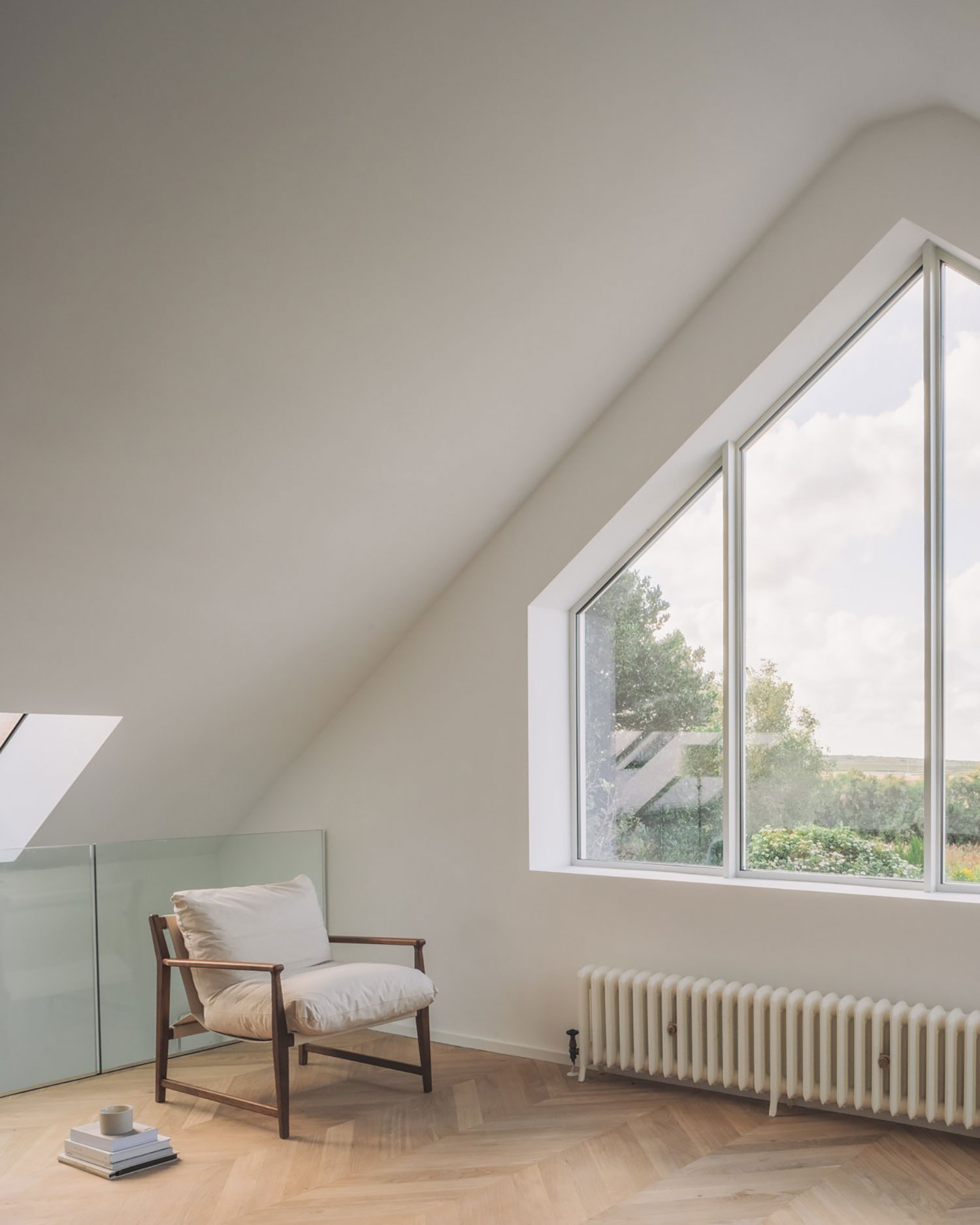 Blue Horizons: Studio 163's Coastal Transformation in North Norfolk