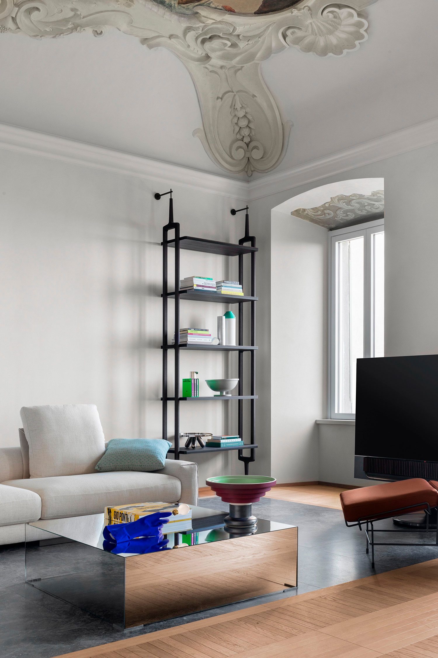 D128: Historic Bergamo Alta Residence Revived by Officina Magisafi 