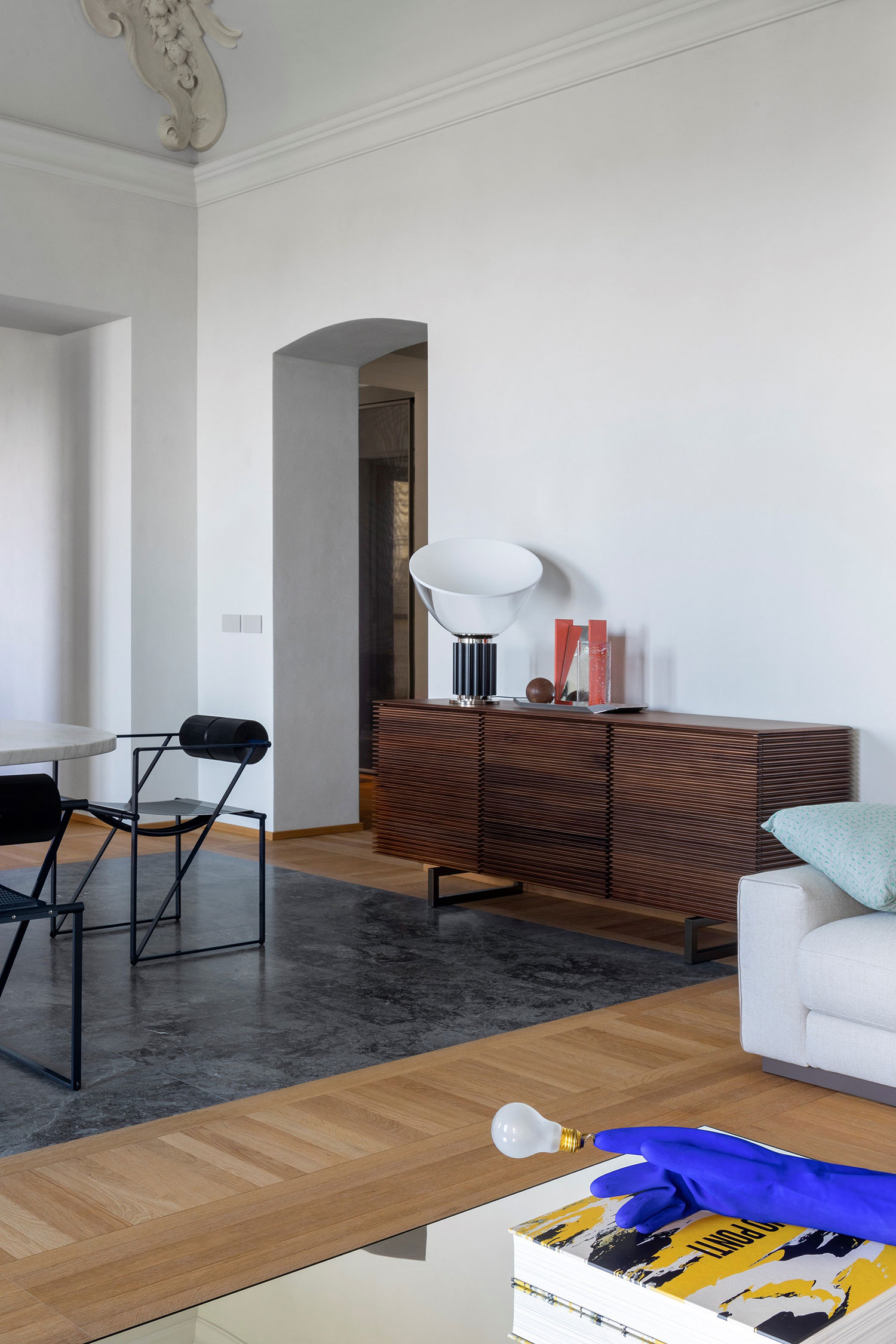 D128: Historic Bergamo Alta Residence Revived by Officina Magisafi 