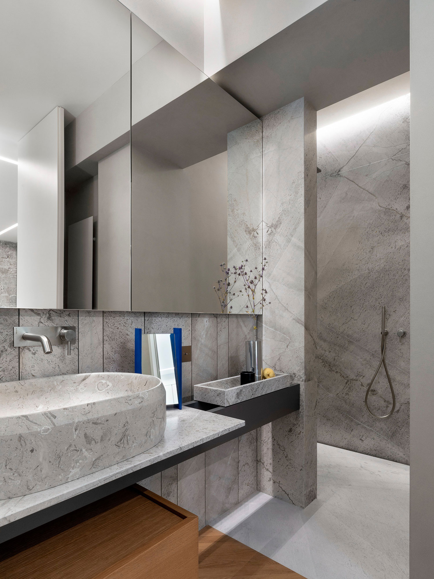 D128: Historic Bergamo Alta Residence Revived by Officina Magisafi 