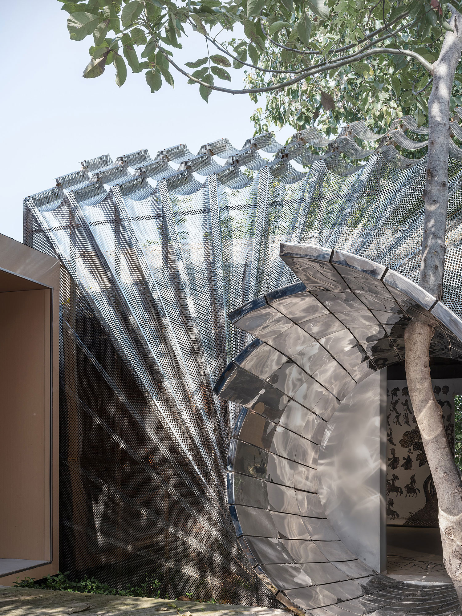 Daipu Architects' Streaming Light: Metal Mesh and Rural Revival in Xi'an