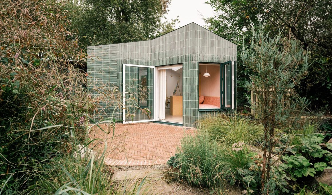 A Verdant Retreat: Delve Architects' "Kim-oflage" Garden Studio in Nunhead