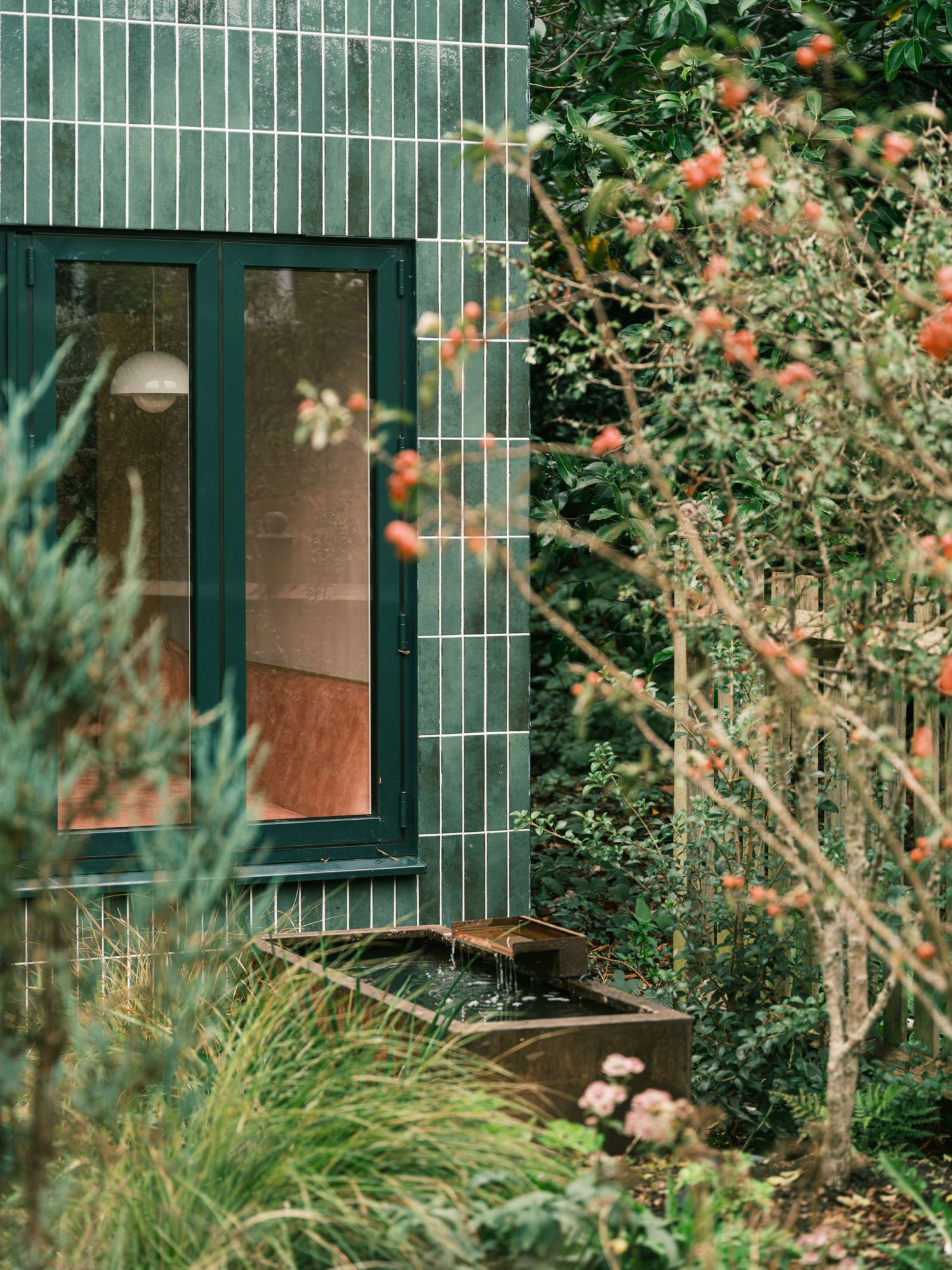 A Verdant Retreat: Delve Architects' "Kim-oflage" Garden Studio in Nunhead
