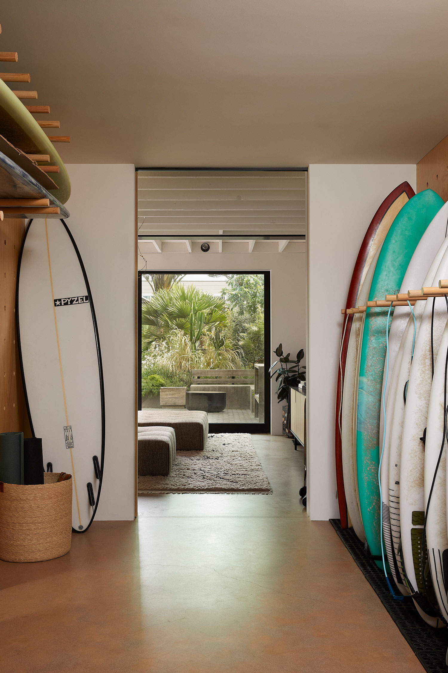 Great Highway Surfhouse in San Francisco, United States / Red Dot Studio | image couretsy of Margaret Austin