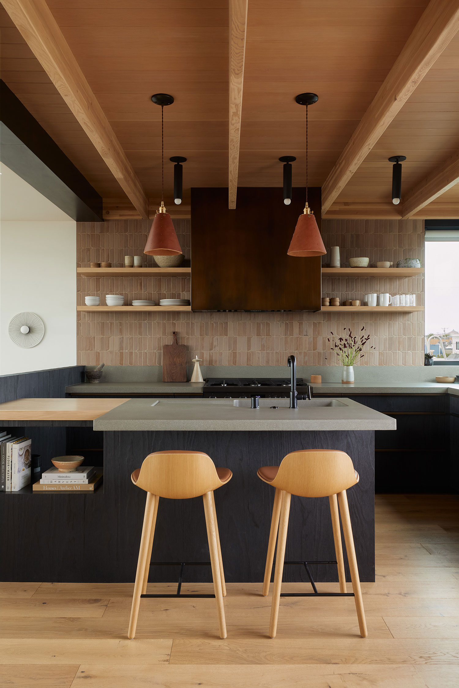 Great Highway Surfhouse in San Francisco, United States / Red Dot Studio | image couretsy of Margaret Austin