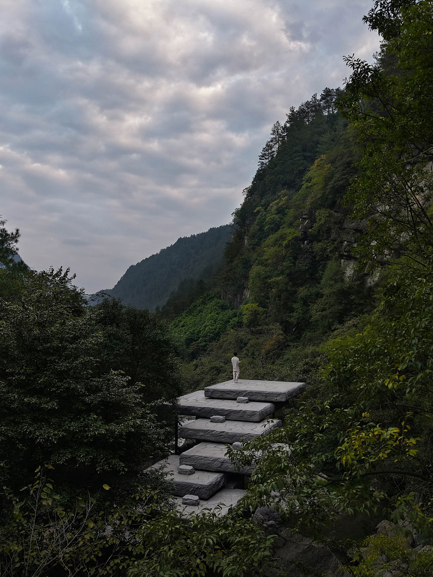 Drifting Stones Hut: DoDesign's Chongqing Architecture & Nature