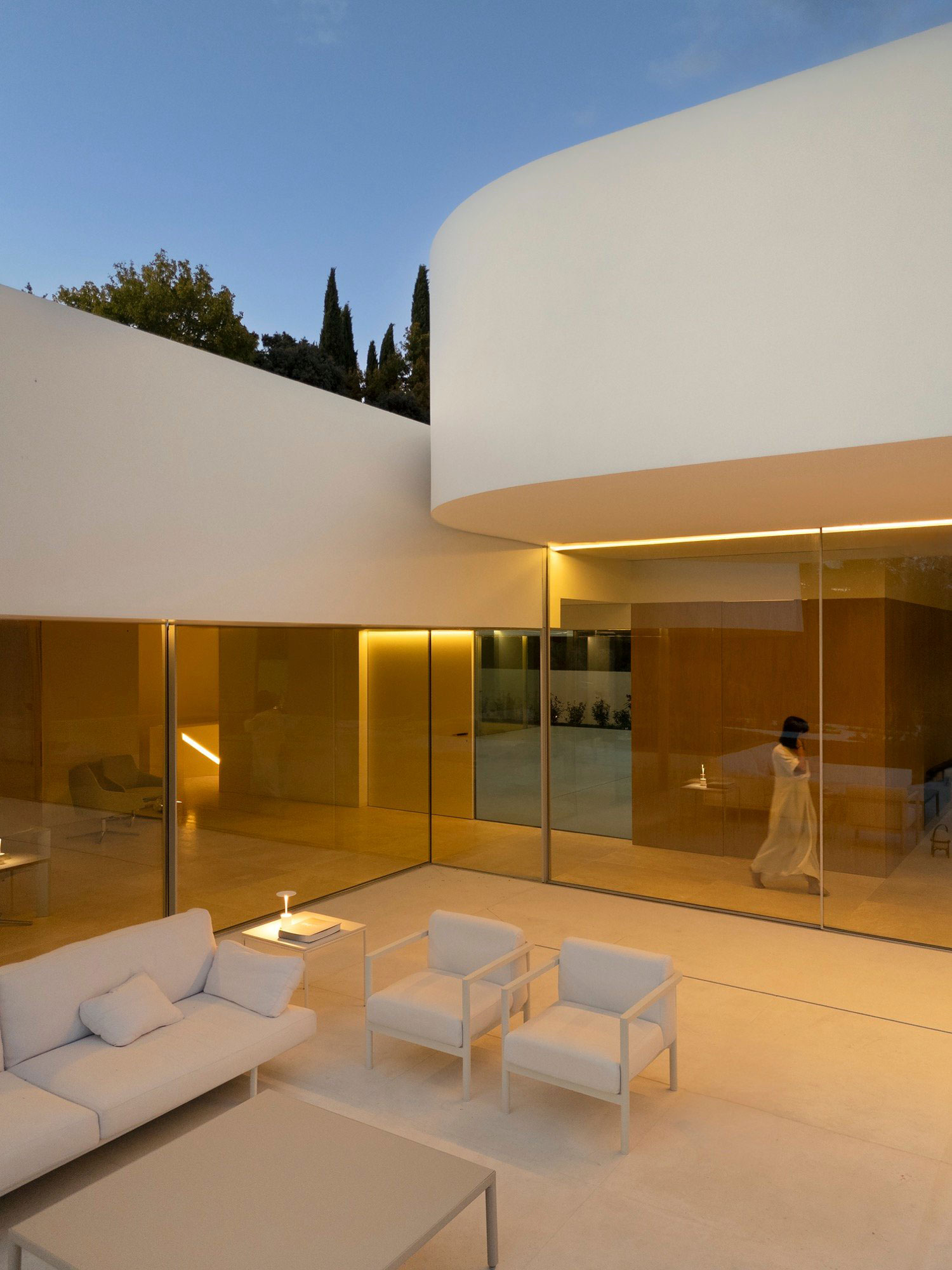 Fran Silvestre's Villa 18: Luxury Home in La Moraleja