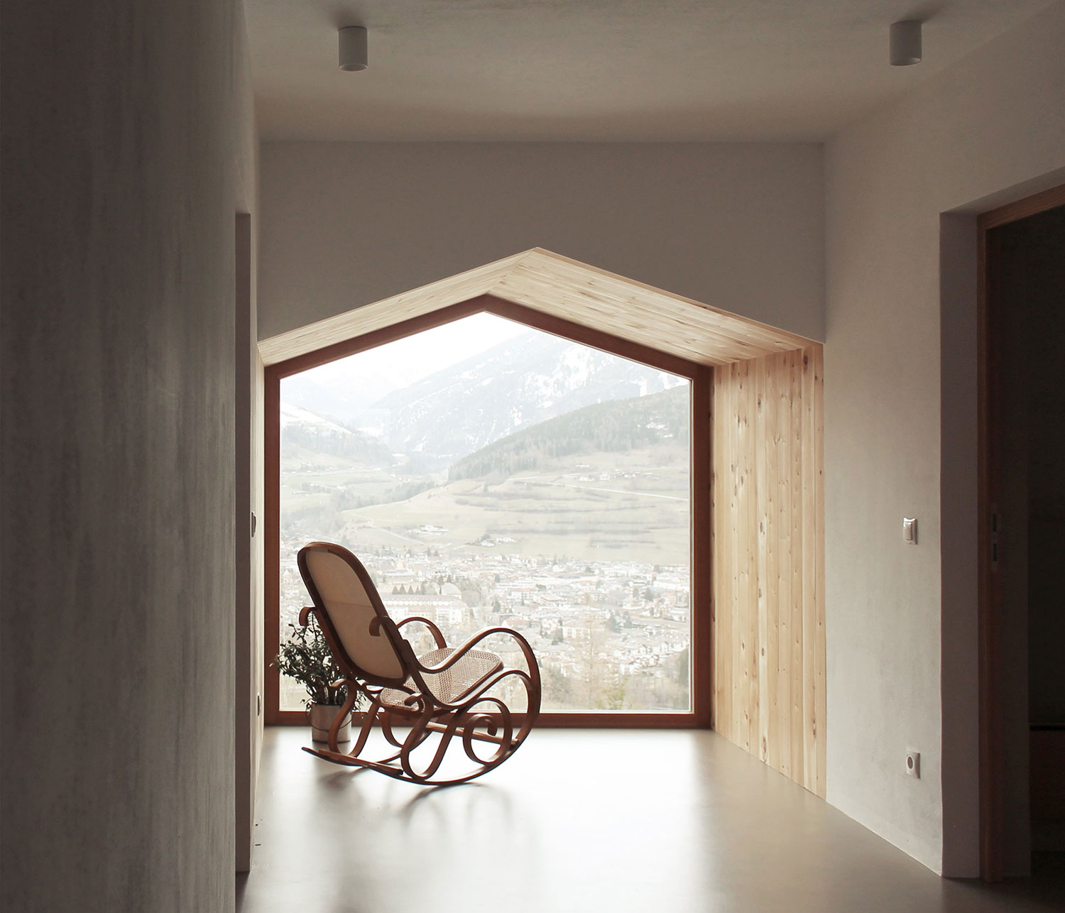 Alpine Farmhouse Renovation: Haus Fur Lisa und Bert, Vipiteno | Alpina Architects