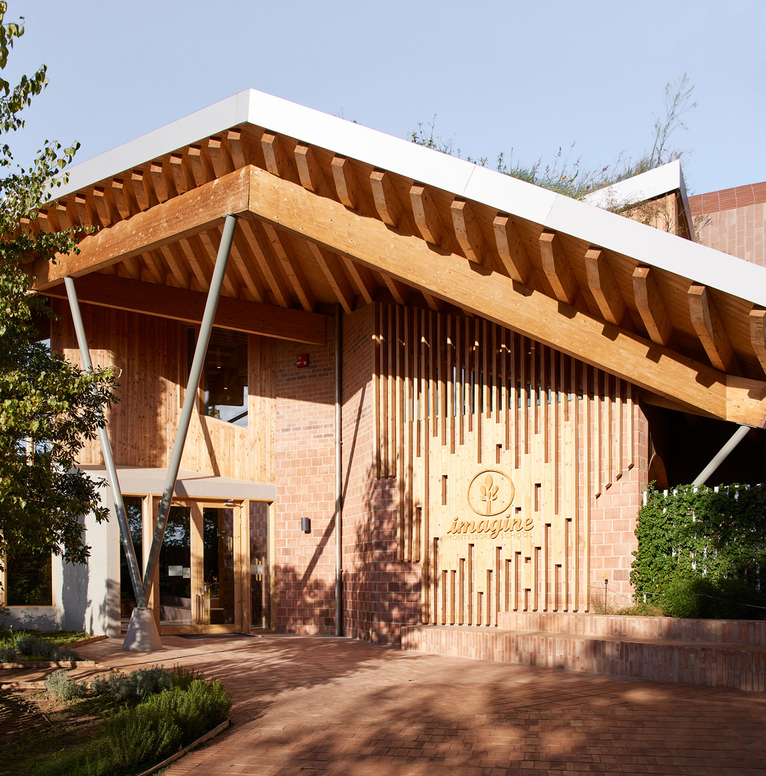 Imagine Montessori School: Nature-Inspired Architecture in Valencia