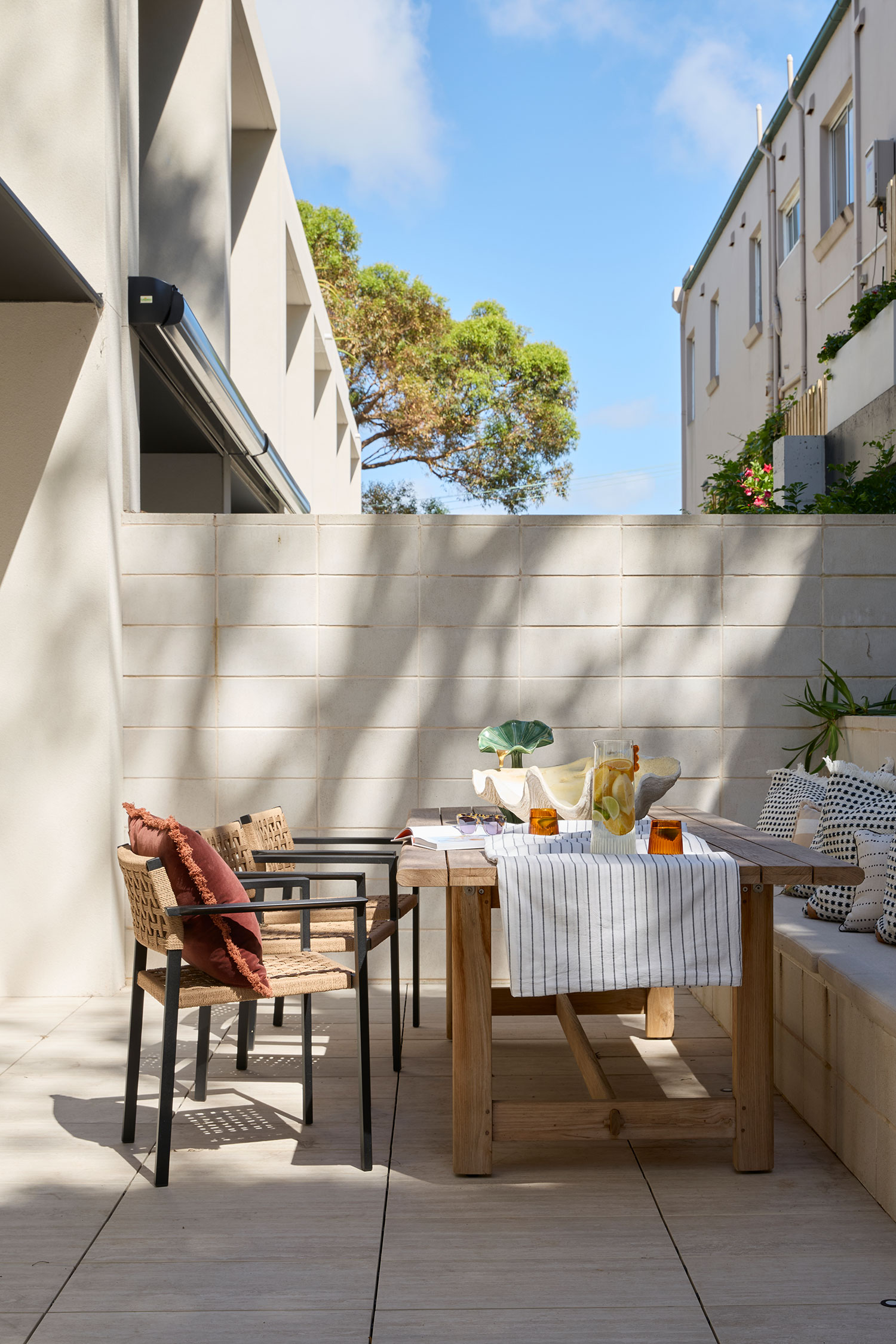 Aalto Residence: Luxury Sustainable Home by Mac Design Studio