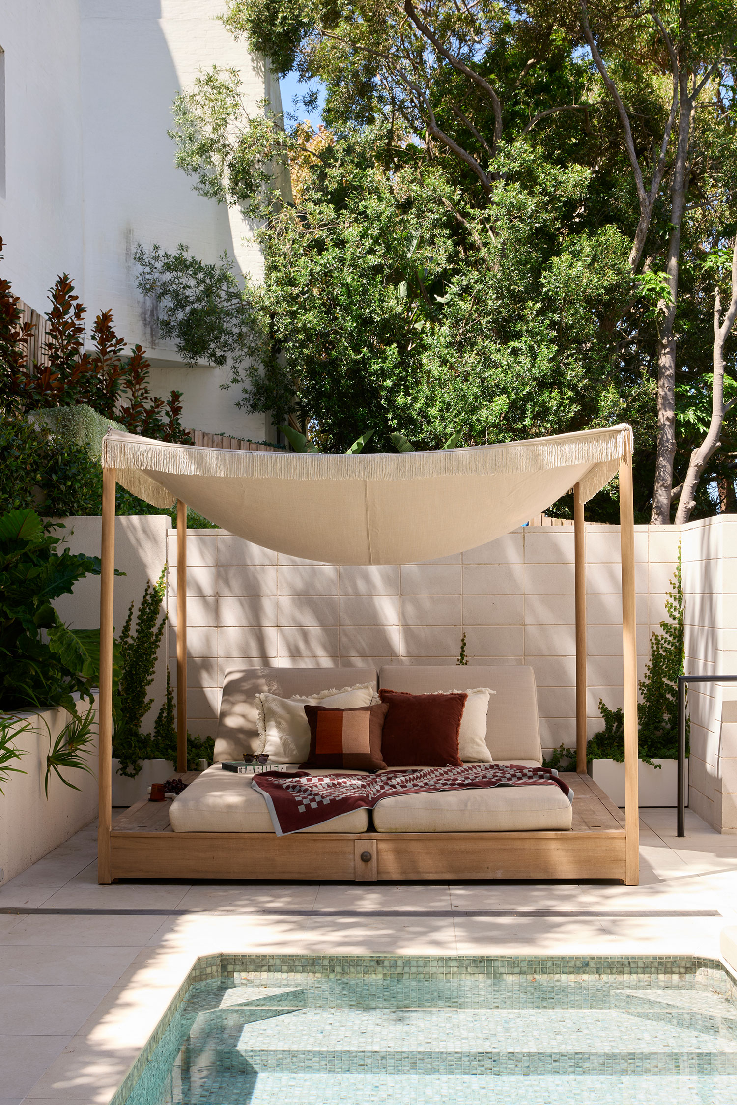 Aalto Residence: Luxury Sustainable Home by Mac Design Studio