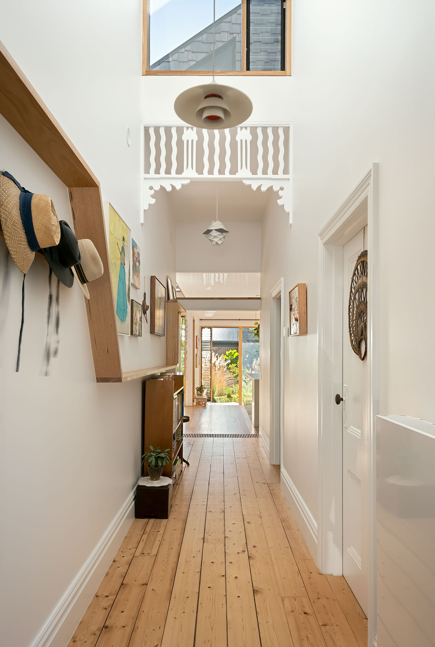 Melbourne Art House: Victorian Restoration & Modern Studio