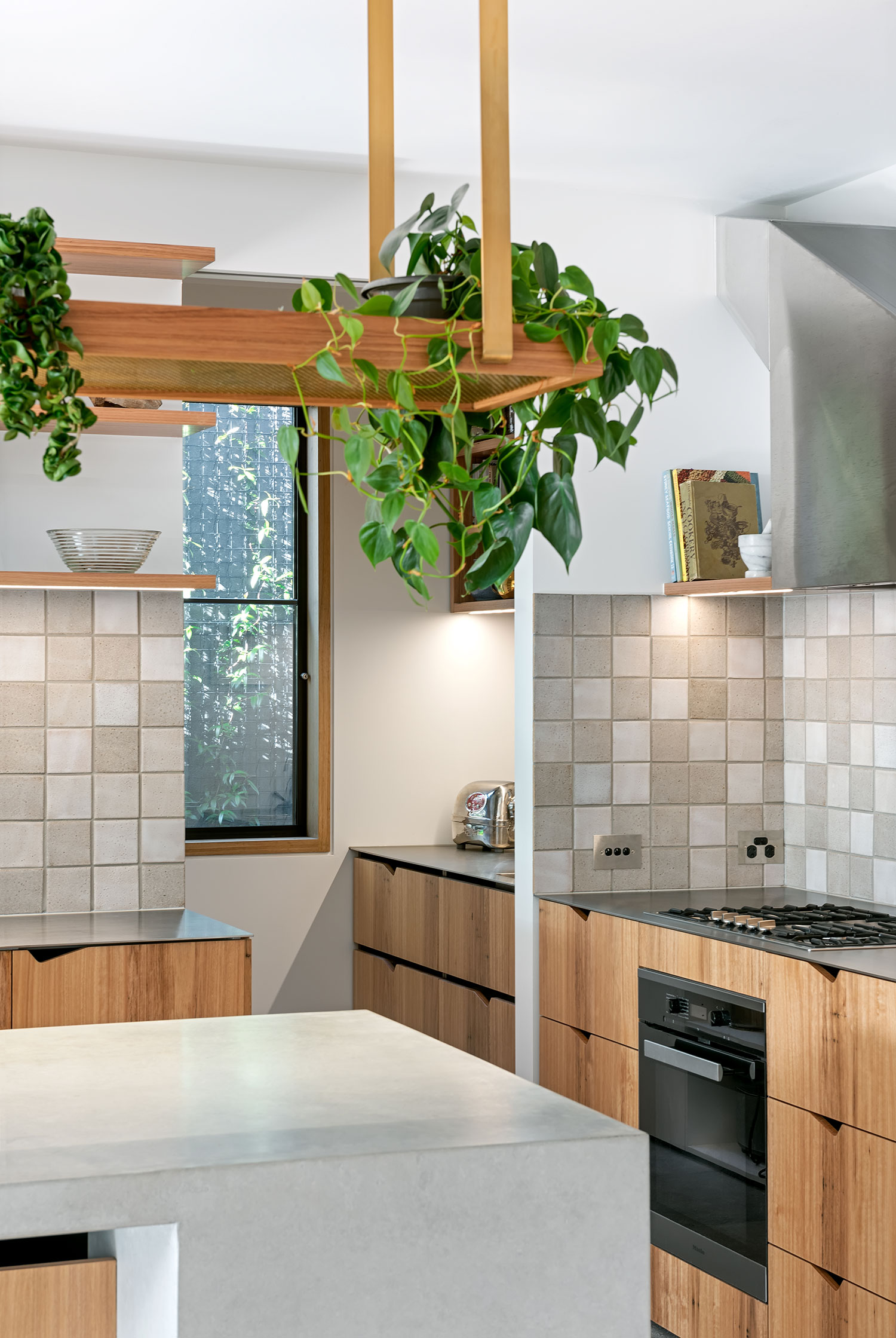 Melbourne Art House: Victorian Restoration & Modern Studio