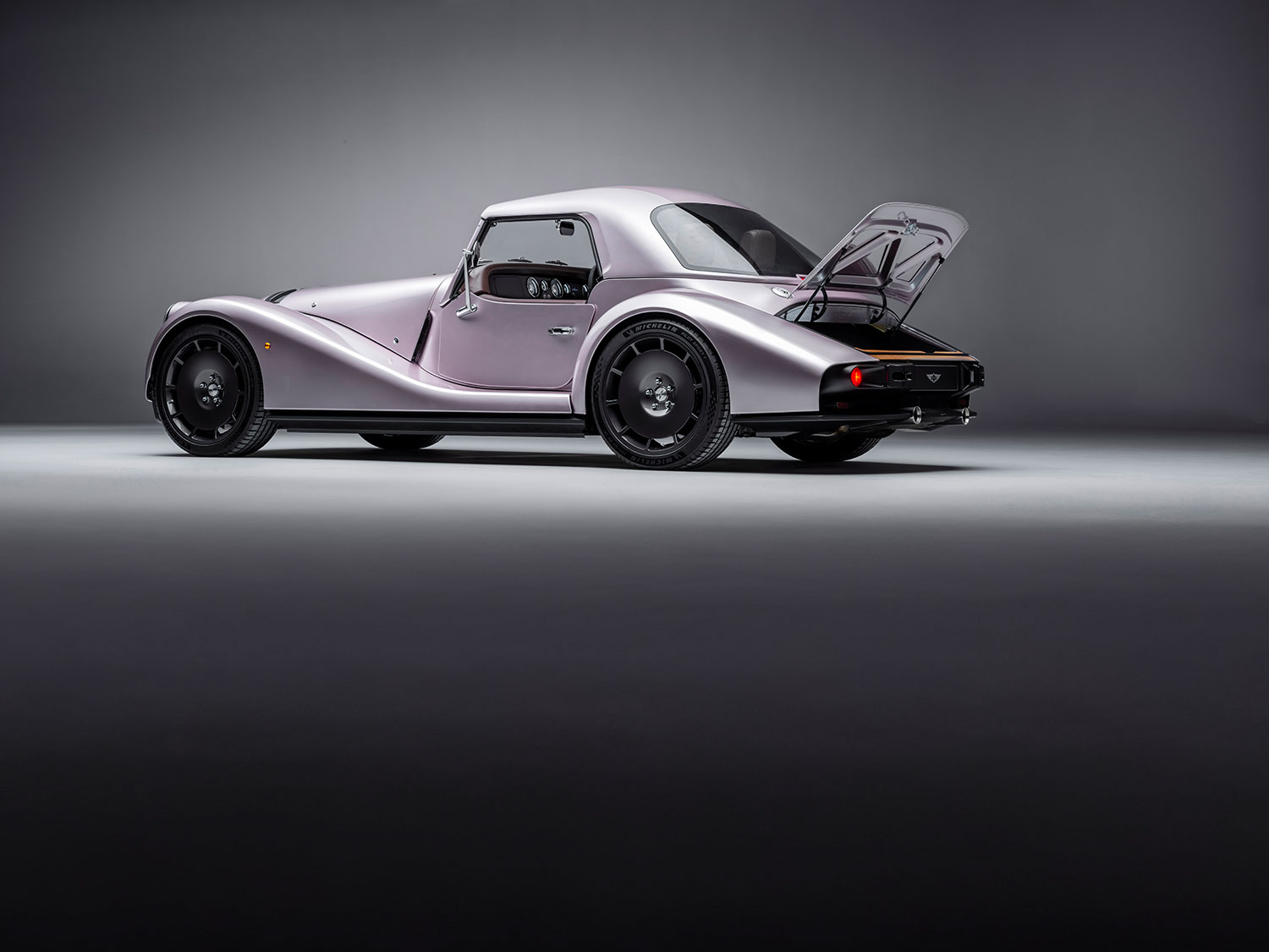Morgan Supersport: New Flagship Blends Heritage & Modern Design