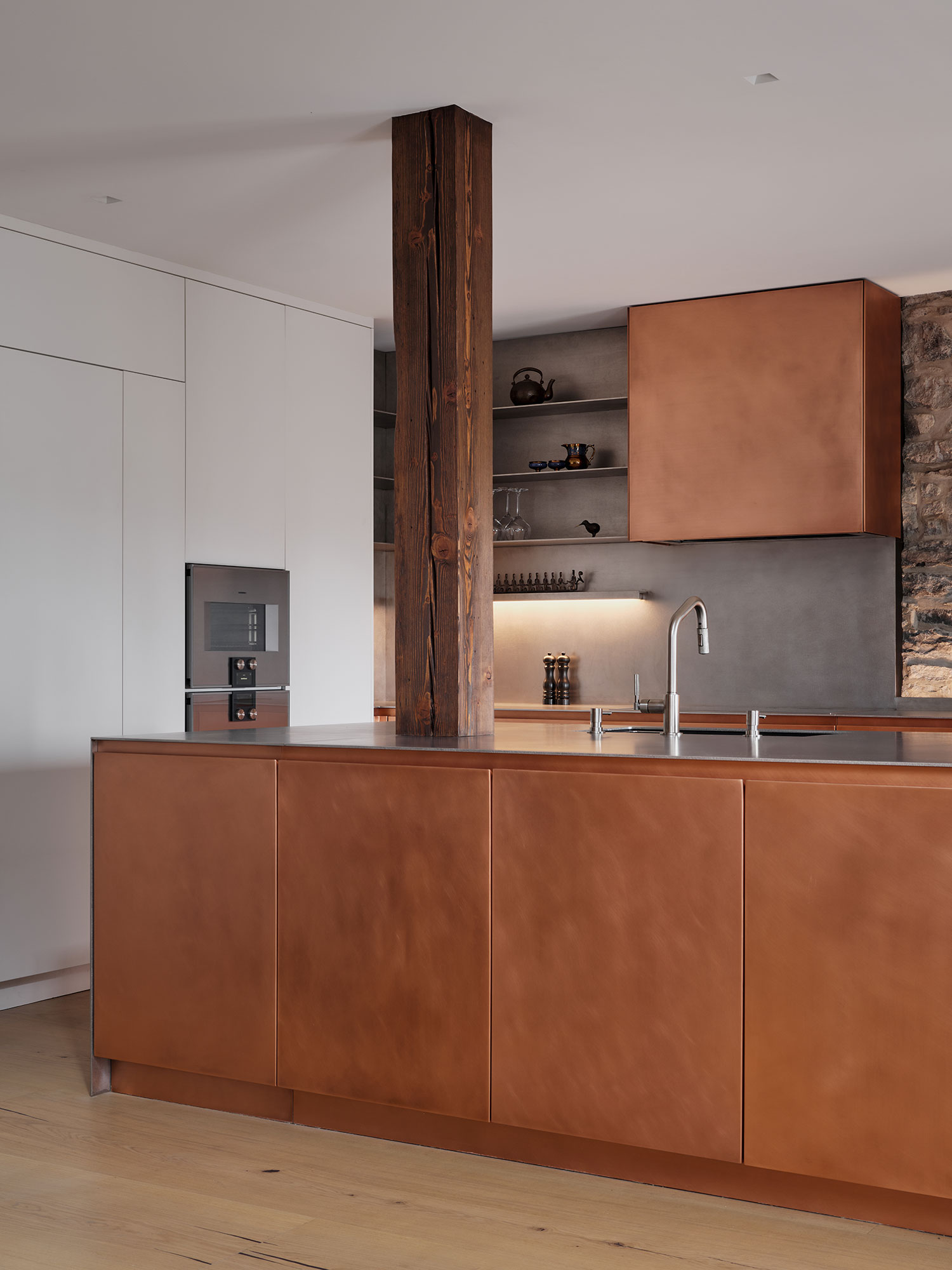 MU Architecture: Old Port Loft with Striking Copper Kitchen | Renovation