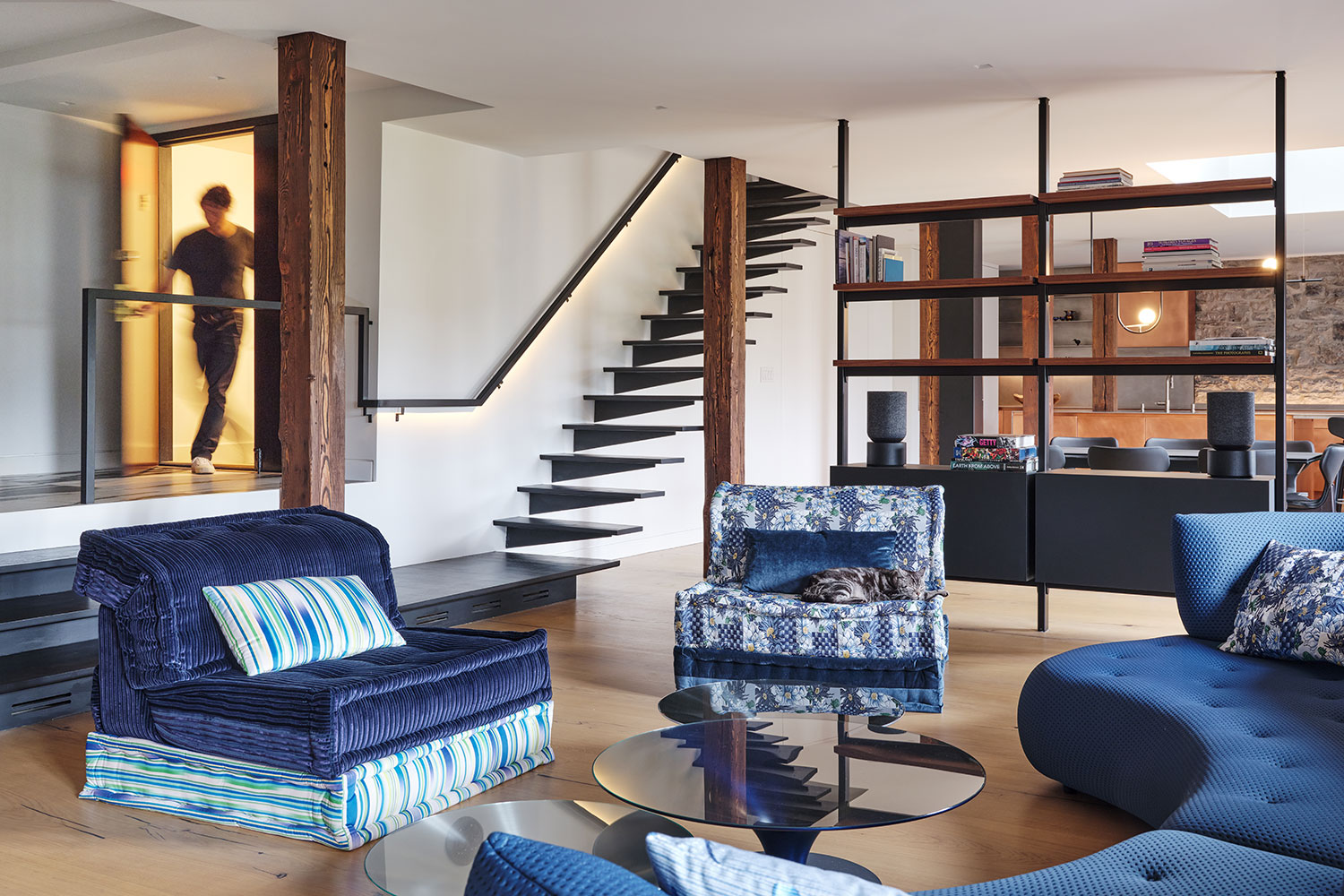 MU Architecture: Old Port Loft with Striking Copper Kitchen | Renovation