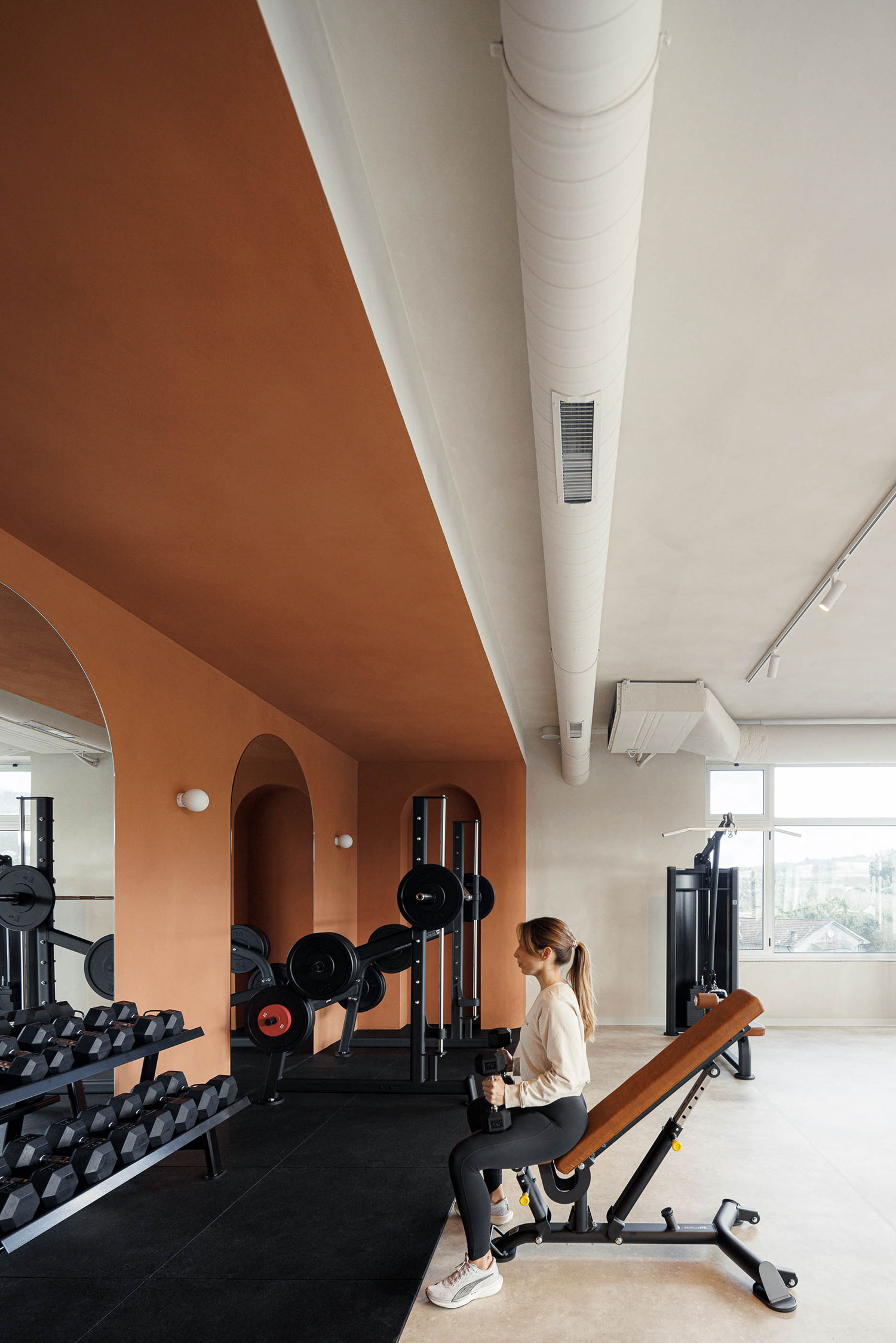 Curved Lines & Vitality: stu.dere Shapes Penafiel's New Fitness Hub