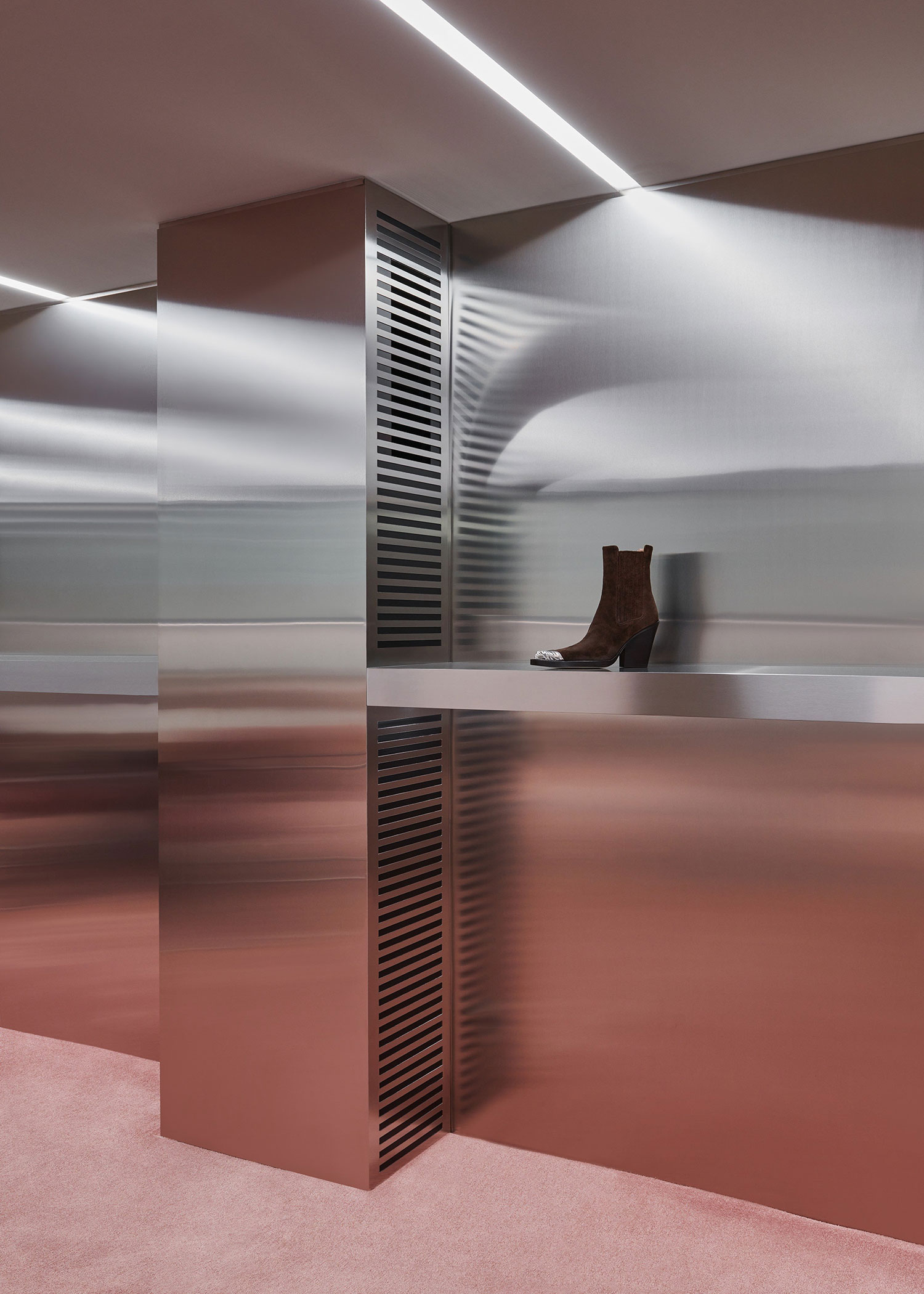 Paris Texas Showroom Milan: STUDIOBOOM's Bold Architectural Design