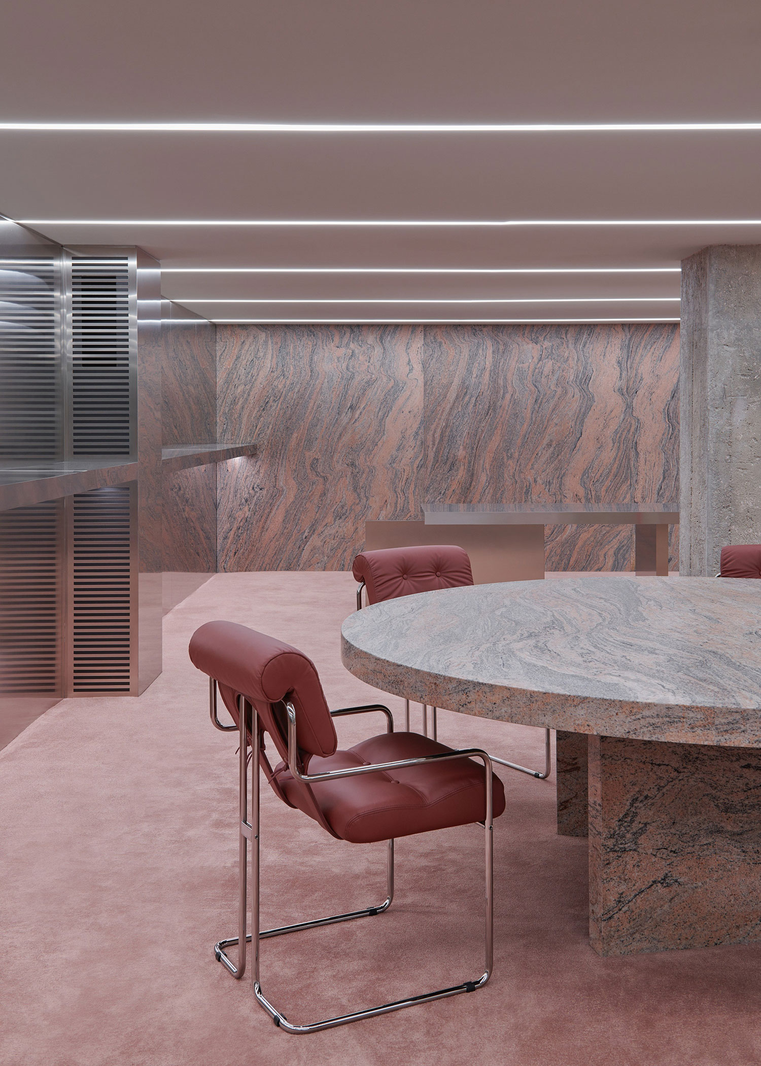 Paris Texas Showroom Milan: STUDIOBOOM's Bold Architectural Design